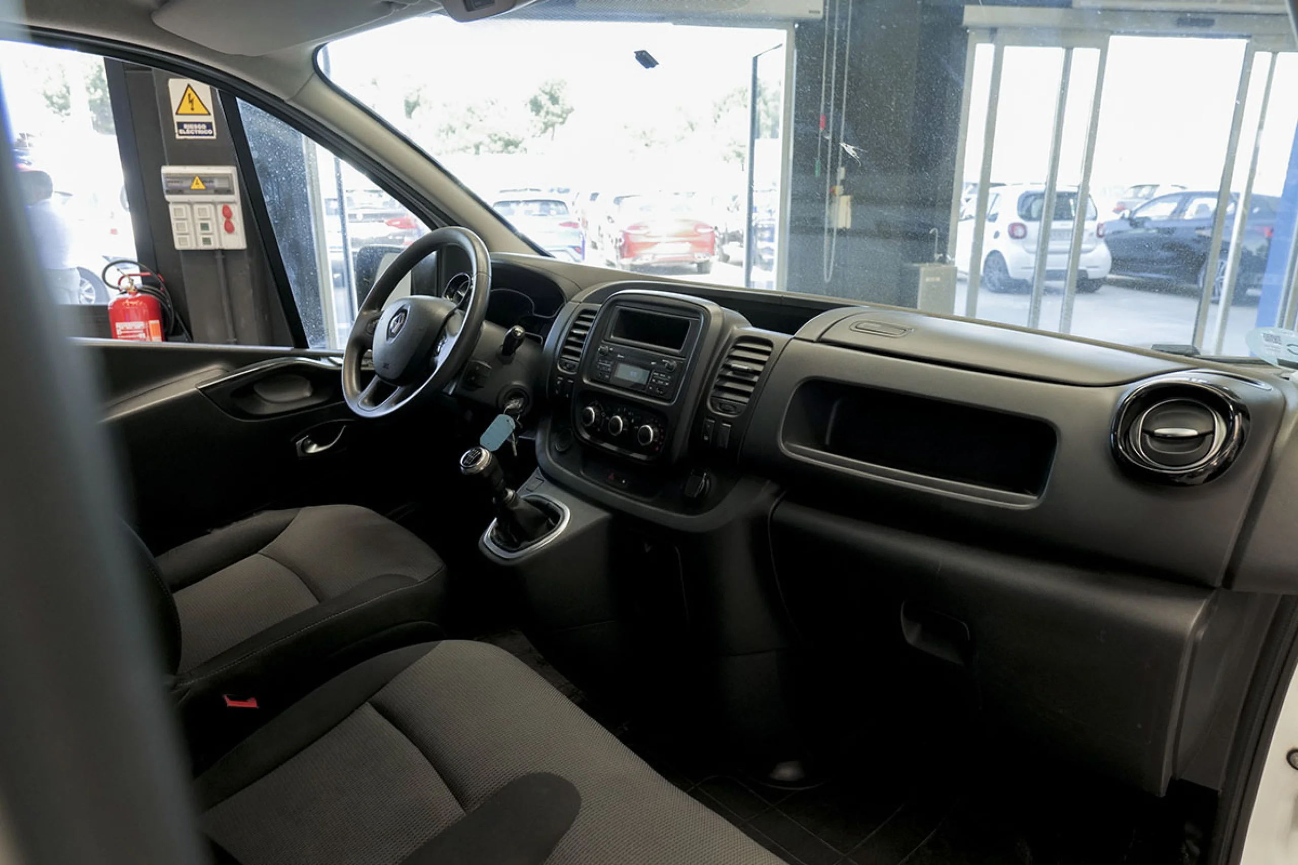 Renault Trafic Furgon 29 L2H1 Energy BluedCi 88 kW - Foto 29