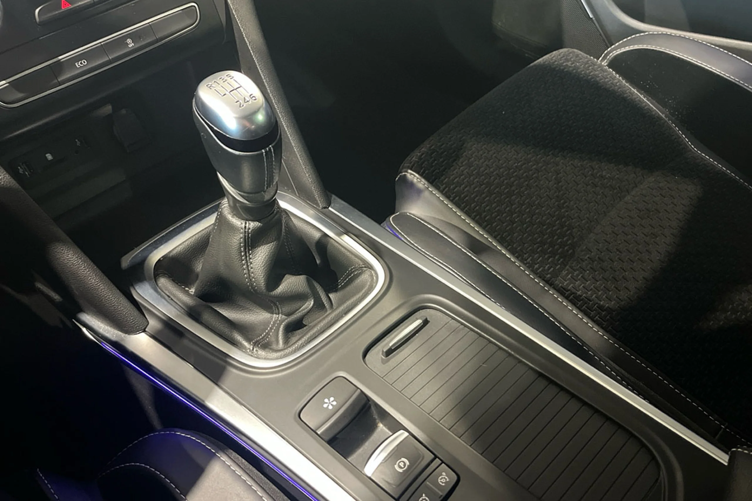 Renault Megane Mégane Limited Energy TCe 97kW 130CV - Foto 24