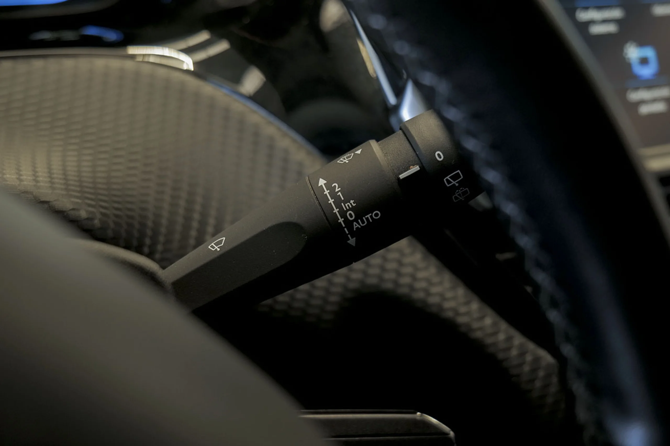 Peugeot 2008 Allure BlueHDi 120 SS EAT6 - Foto 24