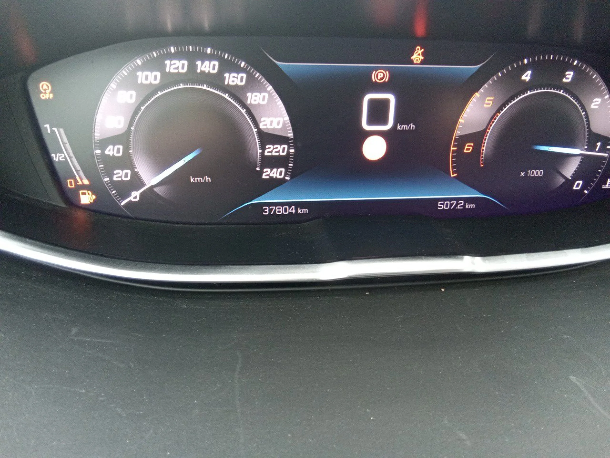 Peugeot 3008 1.5 BlueHDi 96kW (130CV) S&amp;S Active Pack - Foto 8