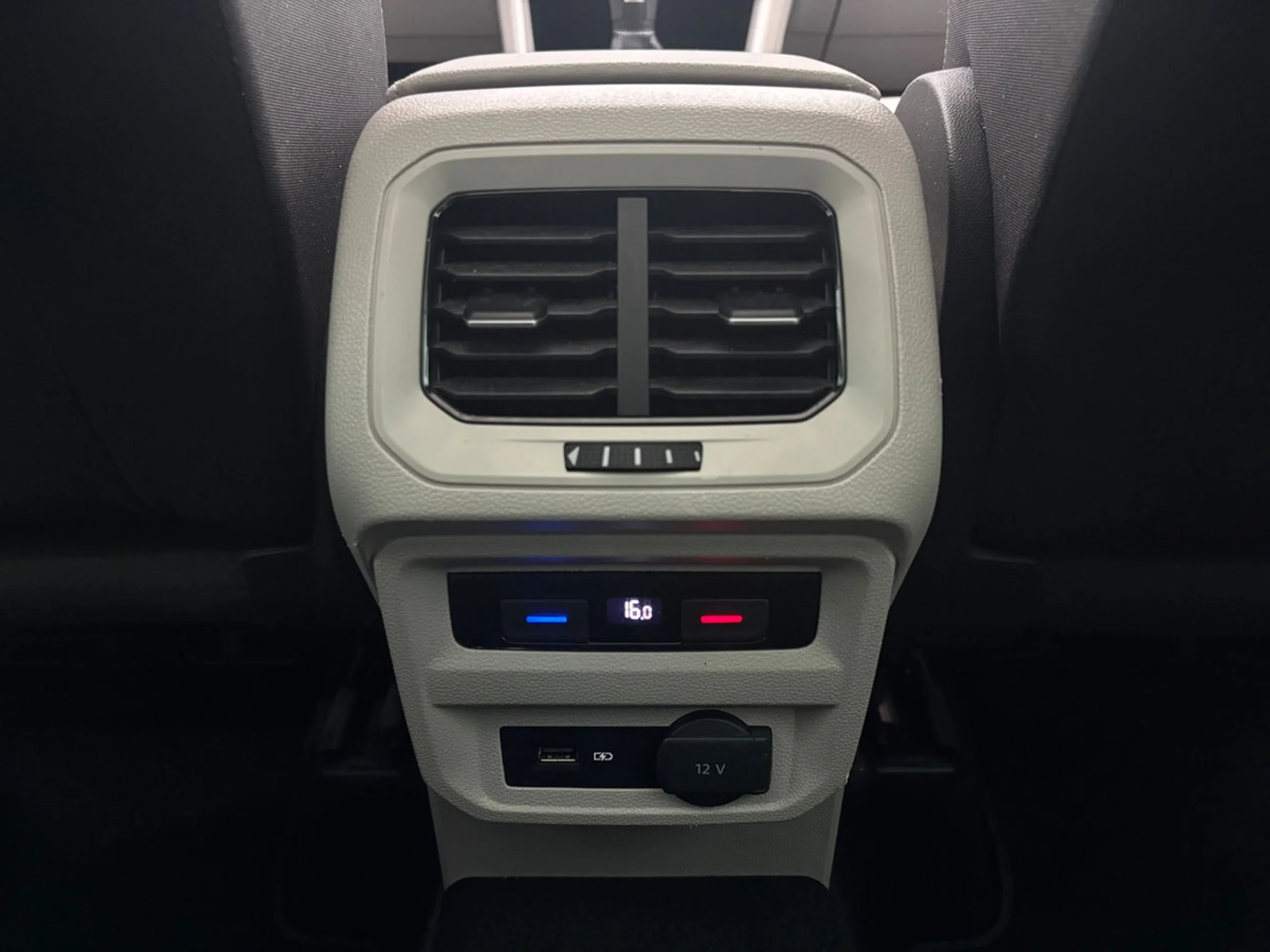 Volkswagen Tiguan Advance 2.0 TDI 110kW 150CV DSG - Foto 22