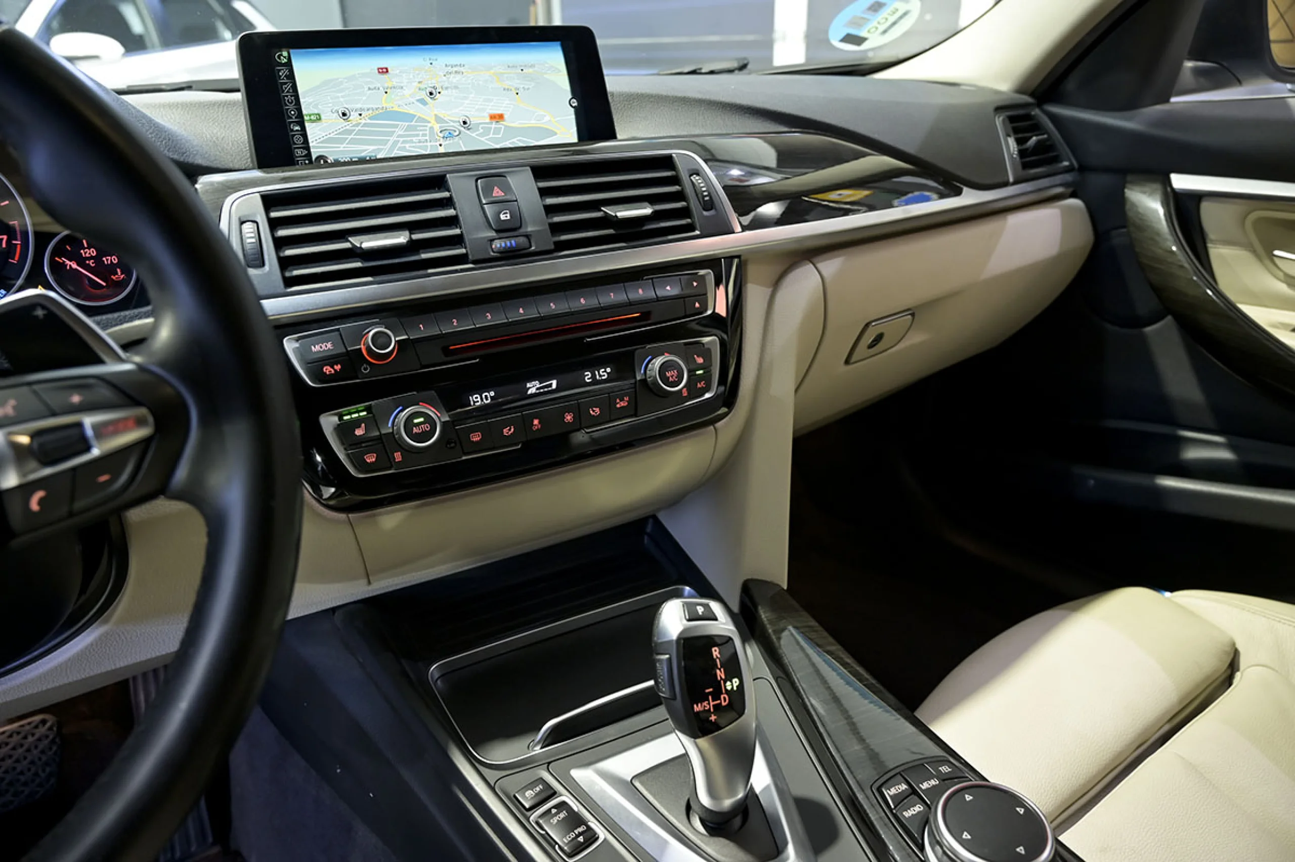 BMW 330 Serie 3 330e - Foto 31