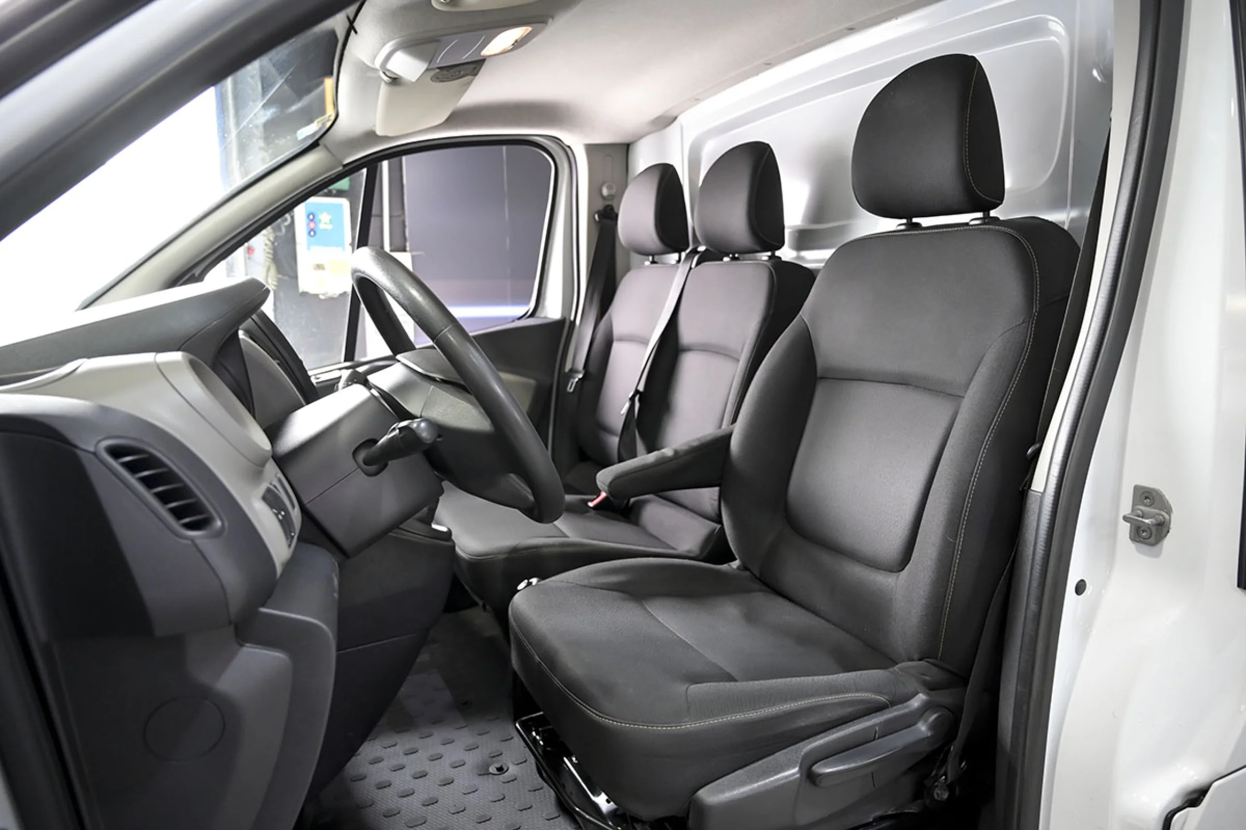 Renault Trafic Furgon 27 L1H1 dCi 88kW 120CV Euro 6 - Foto 18