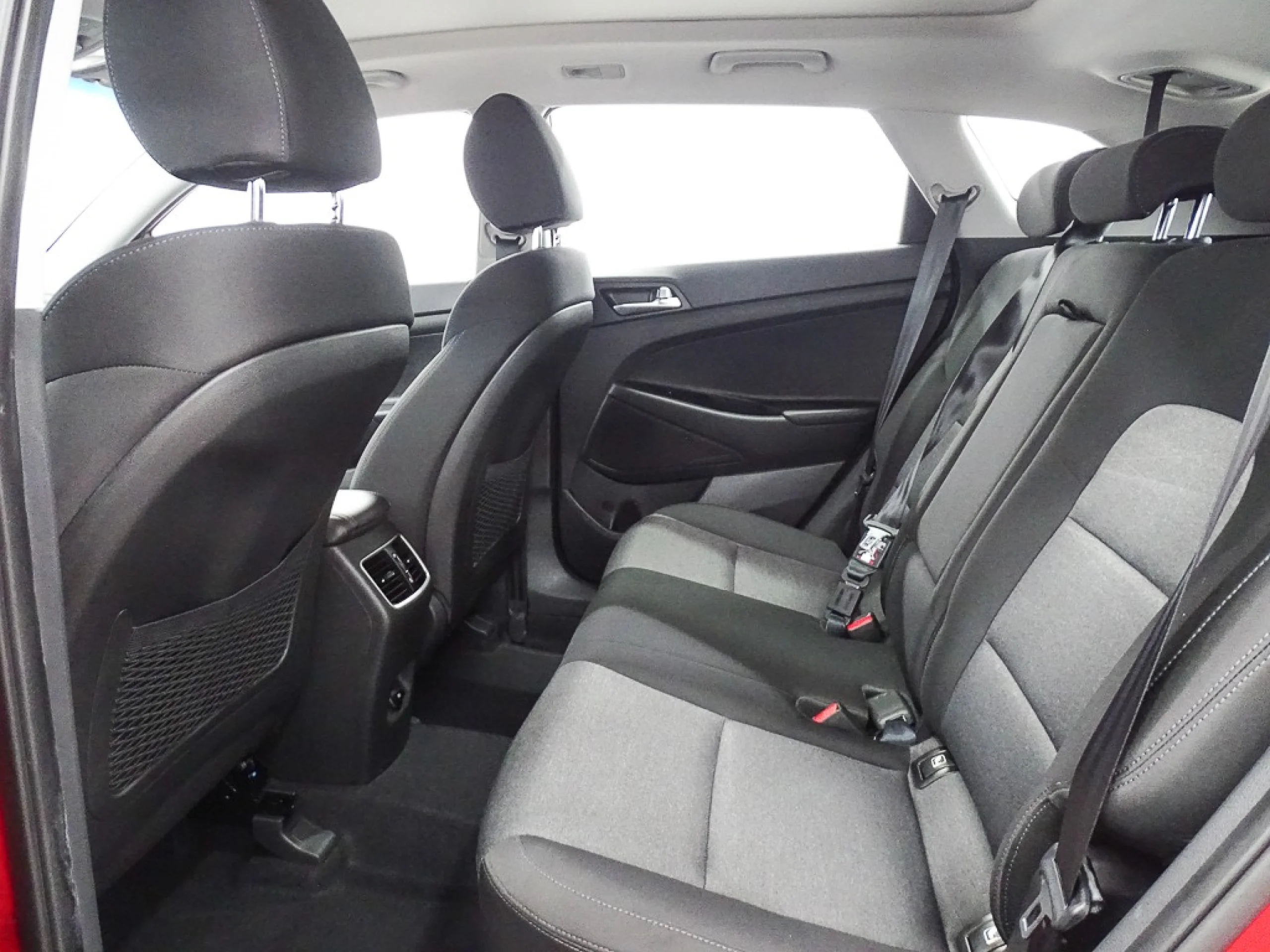 Hyundai Tucson 1.6 CRDI 100kW 136CV 48V Style DT 4X2 - Foto 16