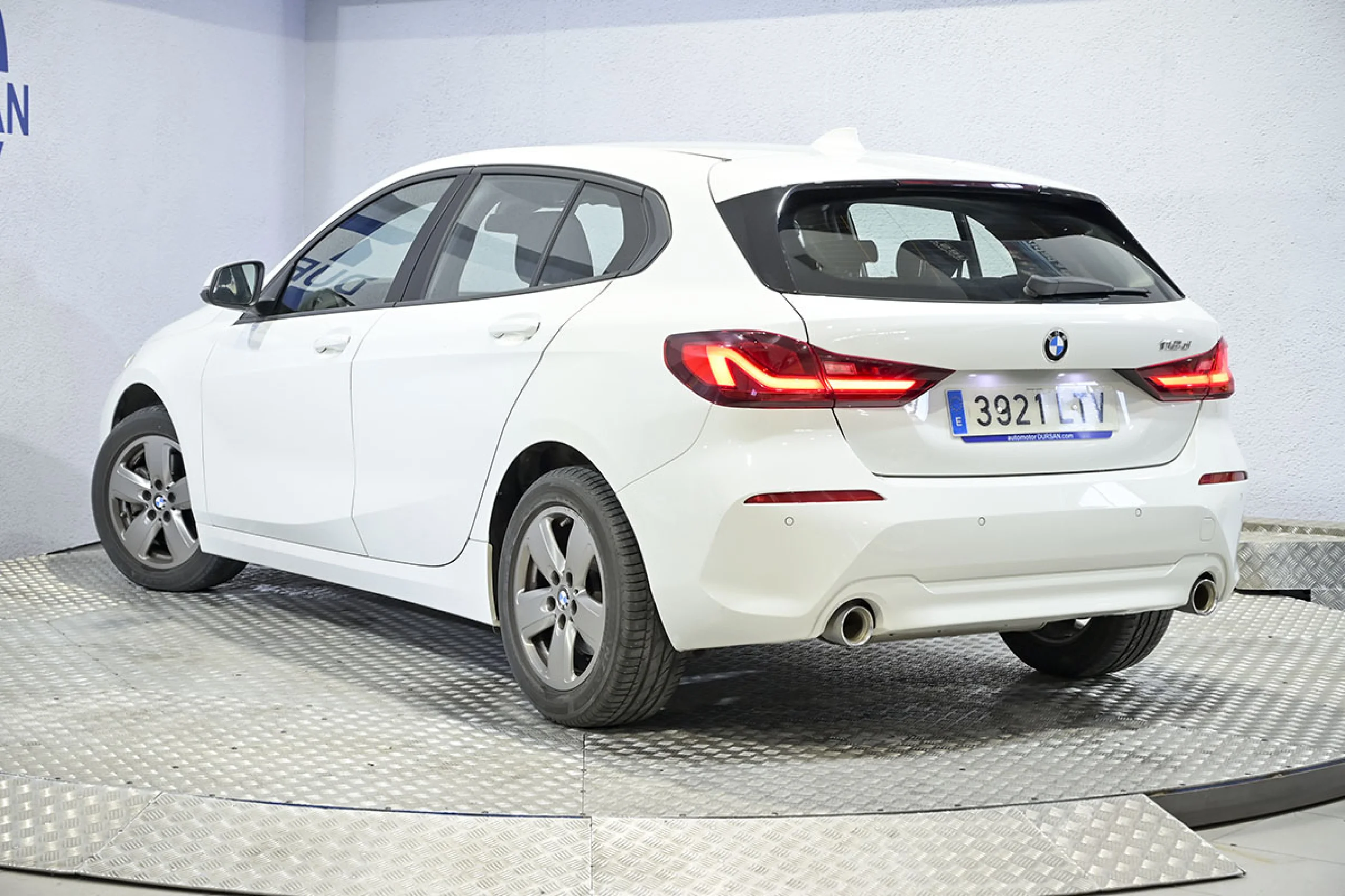 BMW 118 Serie 1 118d Business Auto. - Foto 4