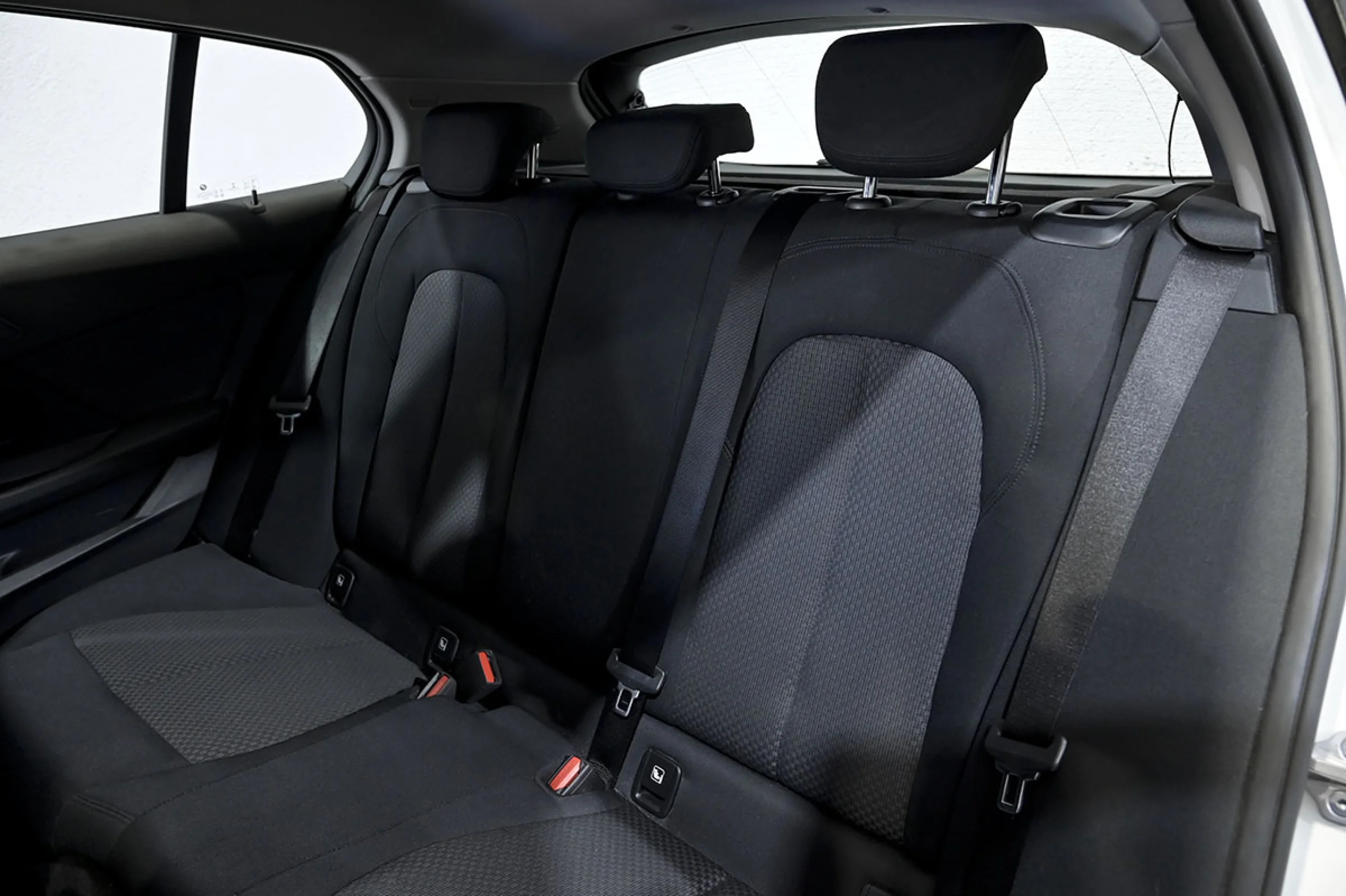 BMW 118 Serie 1 118d Business Auto. - Foto 17