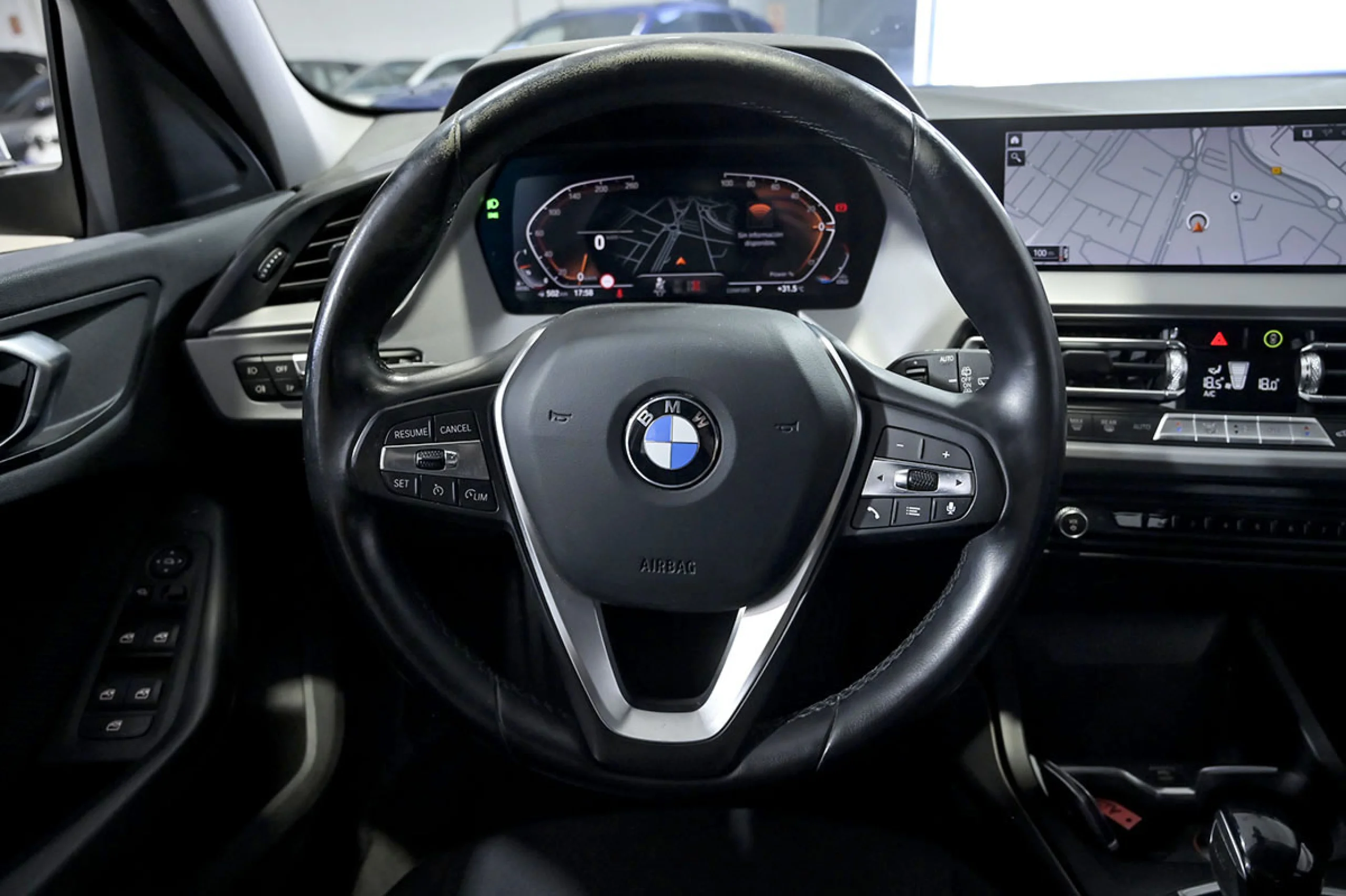 BMW 118 Serie 1 118d Business Auto. - Foto 26