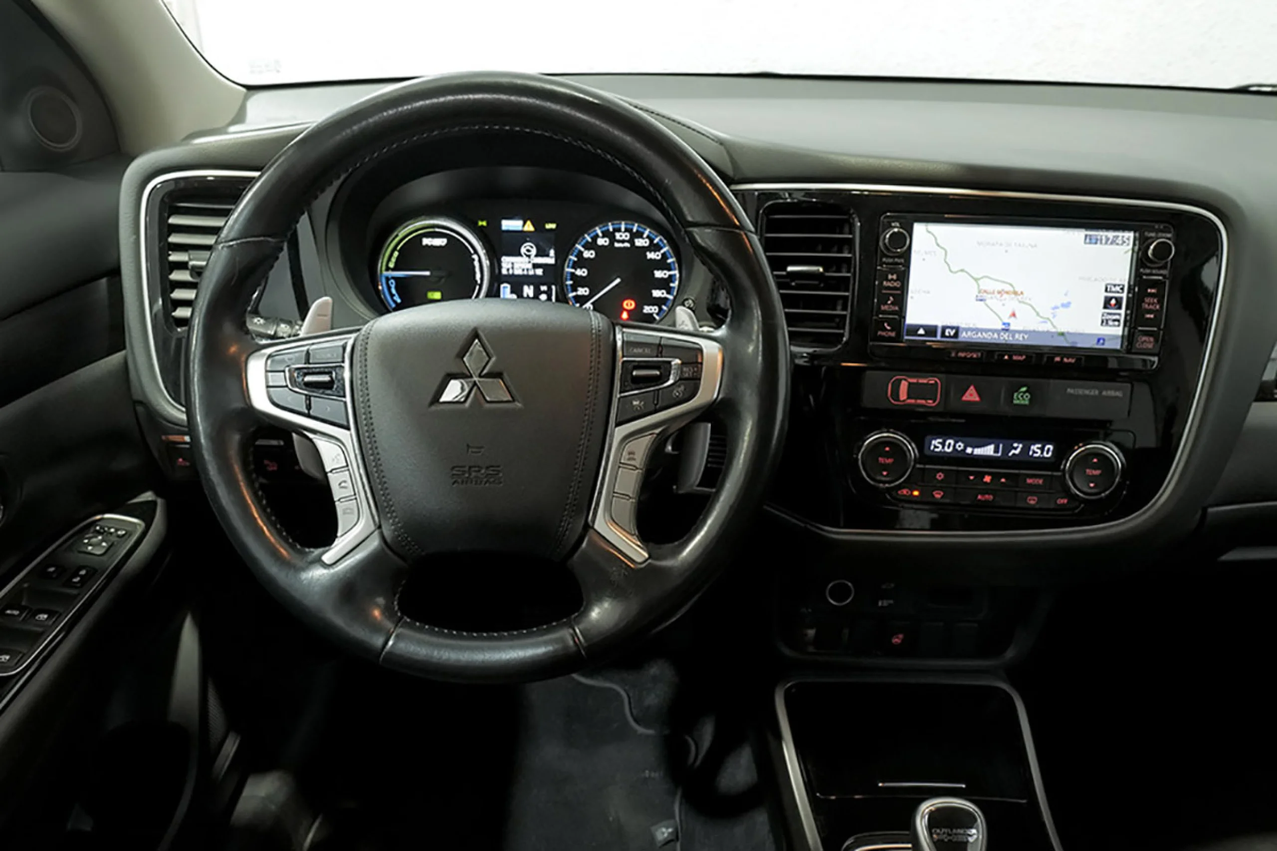 Mitsubishi Outlander 2.0 PHEV Kaiteki Auto 4WD - Foto 28