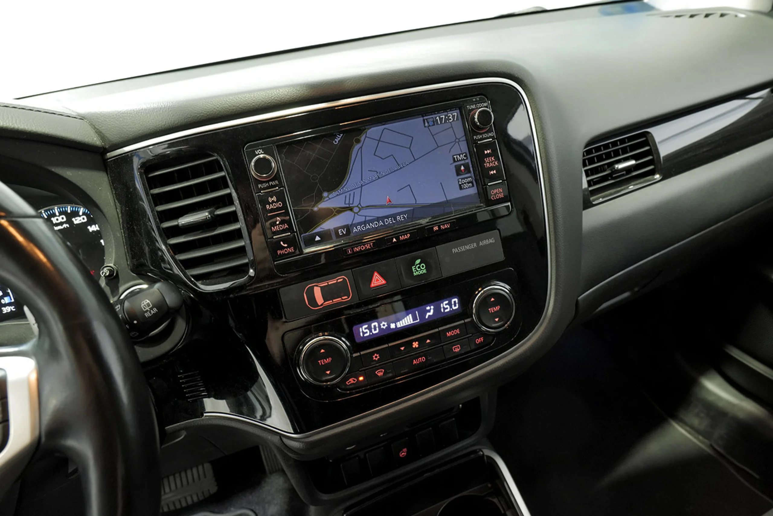 Mitsubishi Outlander 2.0 PHEV Kaiteki Auto 4WD - Foto 29