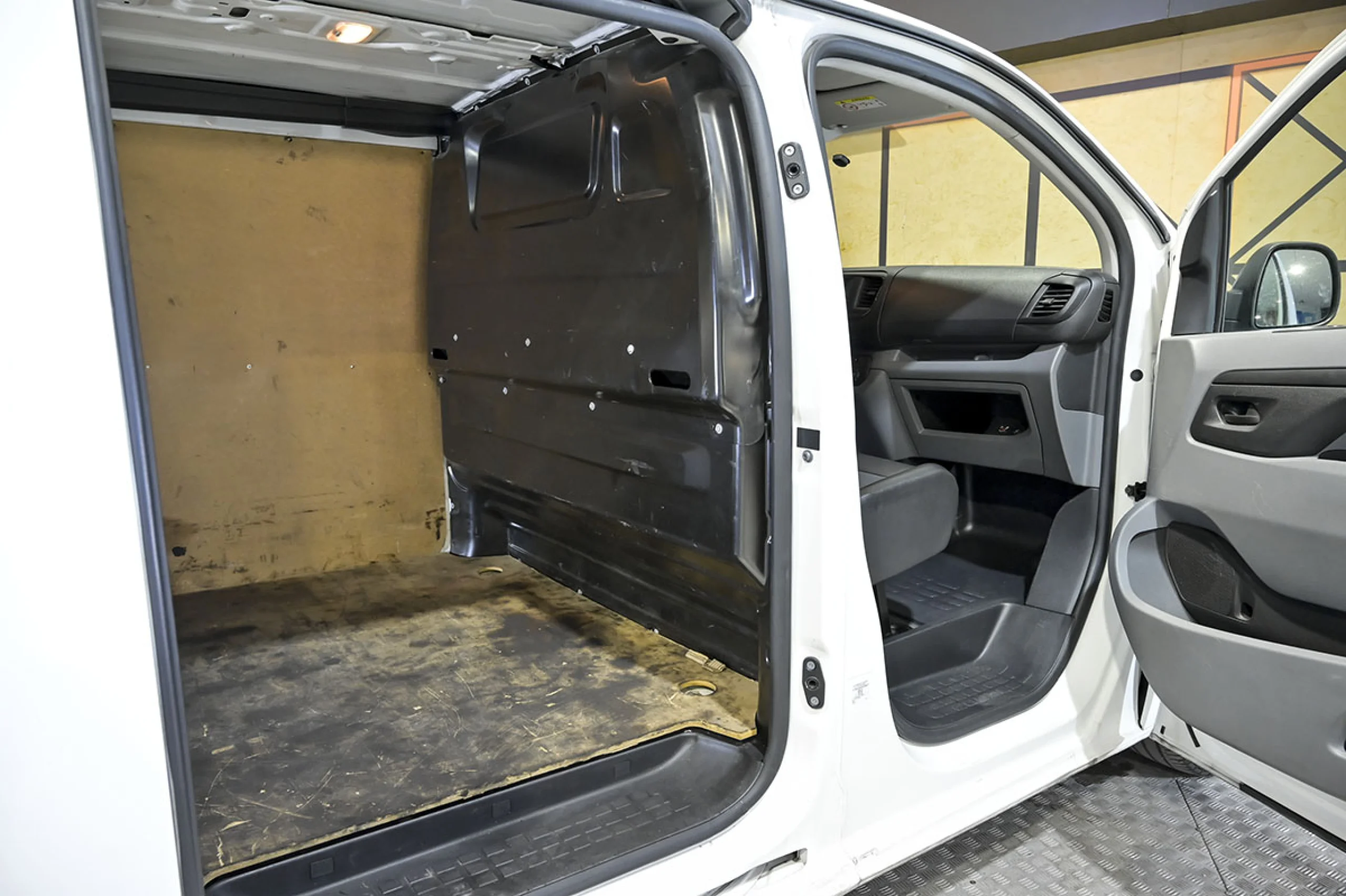 Peugeot Expert Furgon Pro 1.5 BlueHDi 120 SS Standard - Foto 15