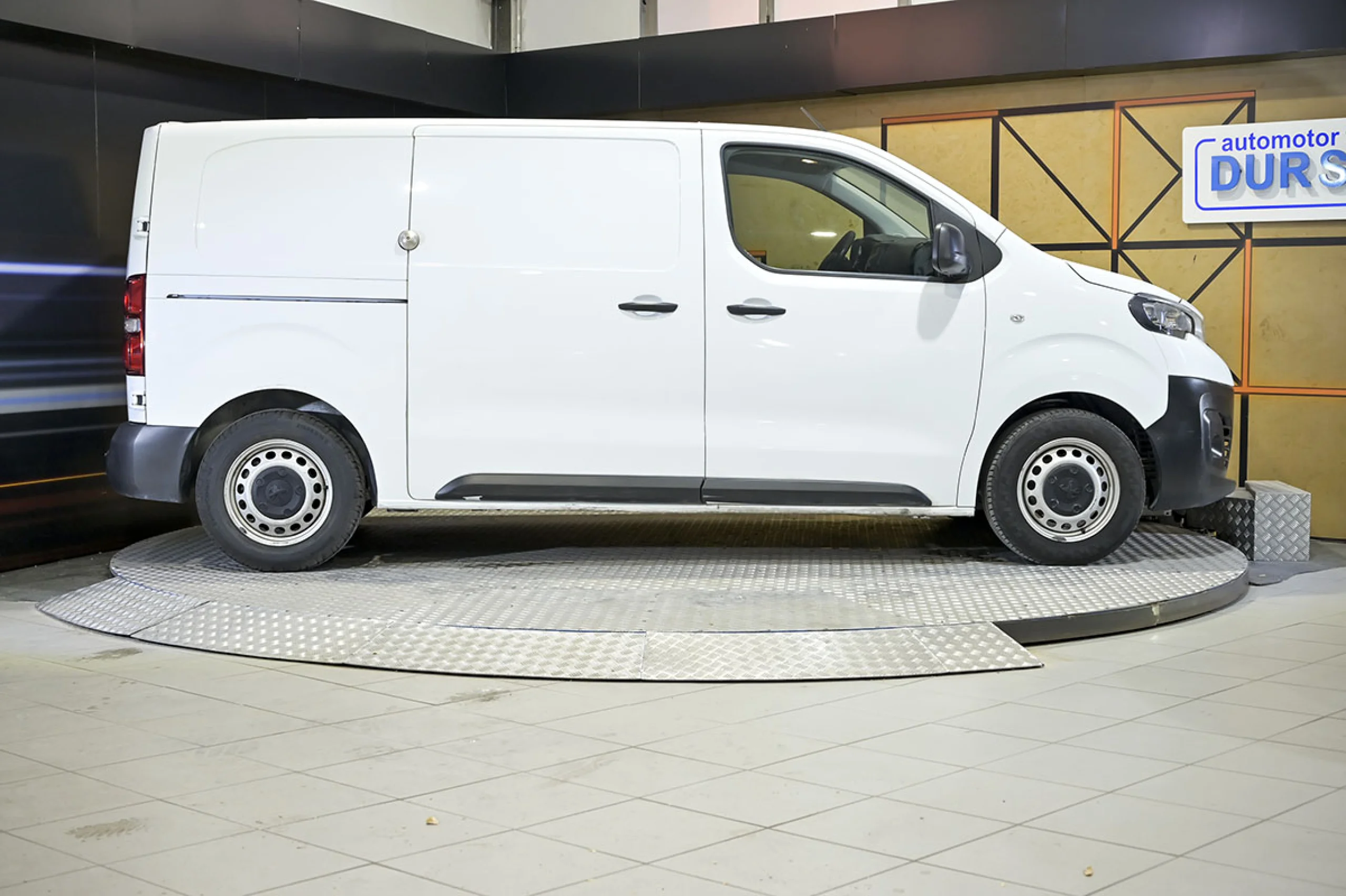 Peugeot Expert Furgon Pro 1.5 BlueHDi 120 SS Standard - Foto 22