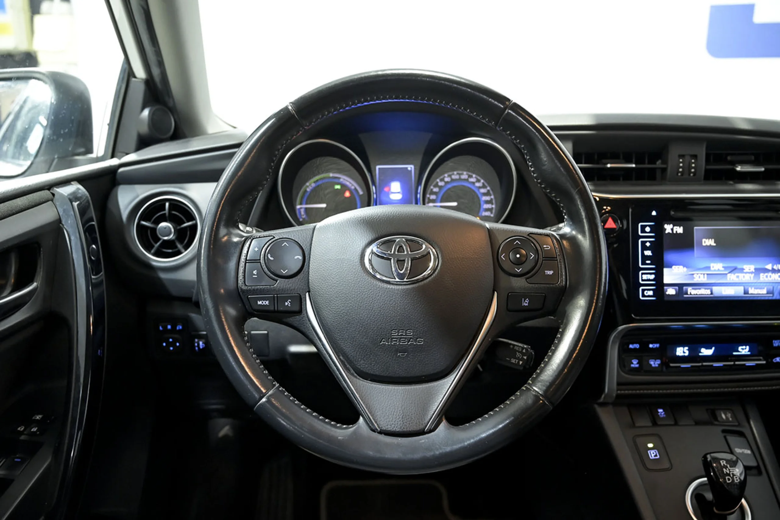 Toyota Auris 1.8 140H Hybrid Feel - Foto 22