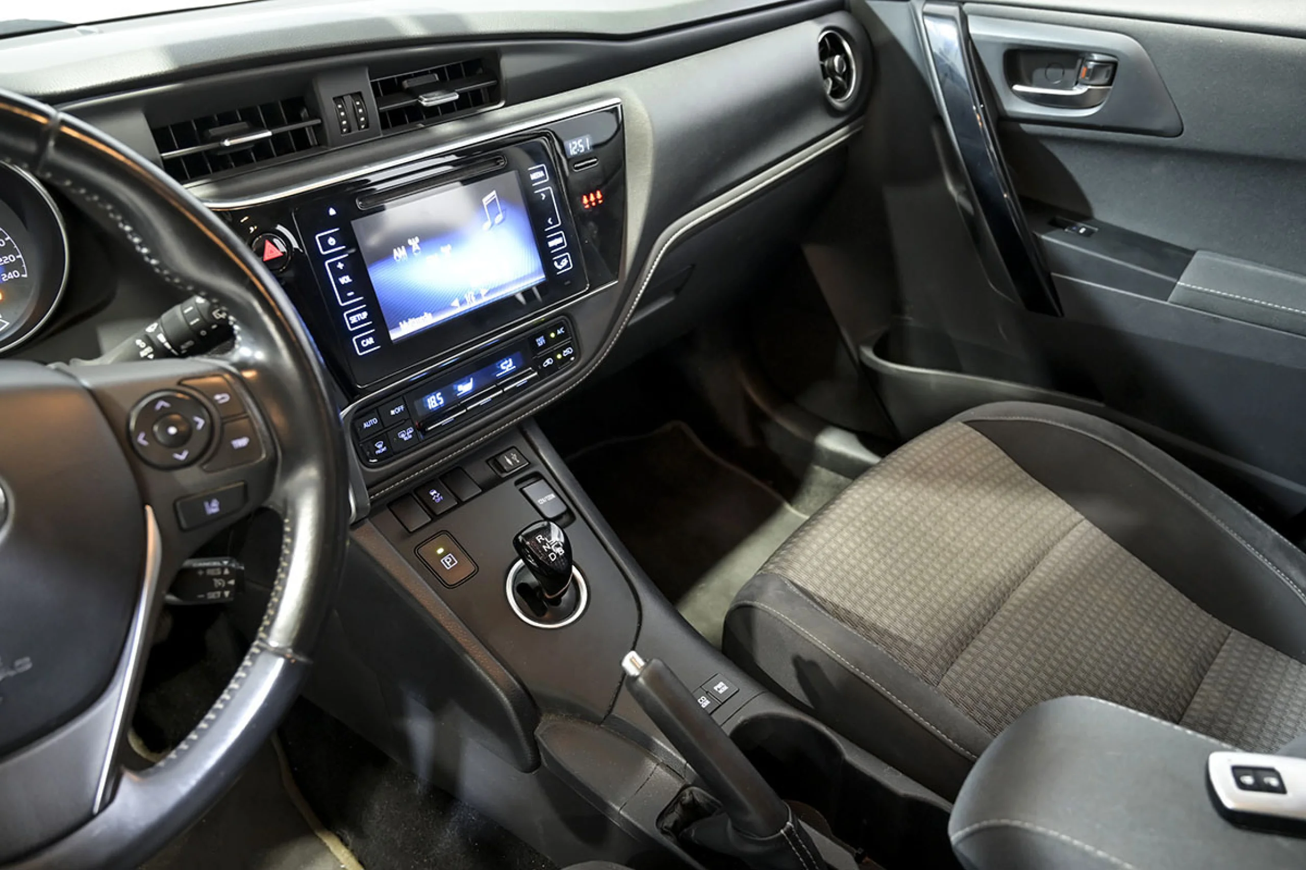 Toyota Auris 1.8 140H Hybrid Feel - Foto 29