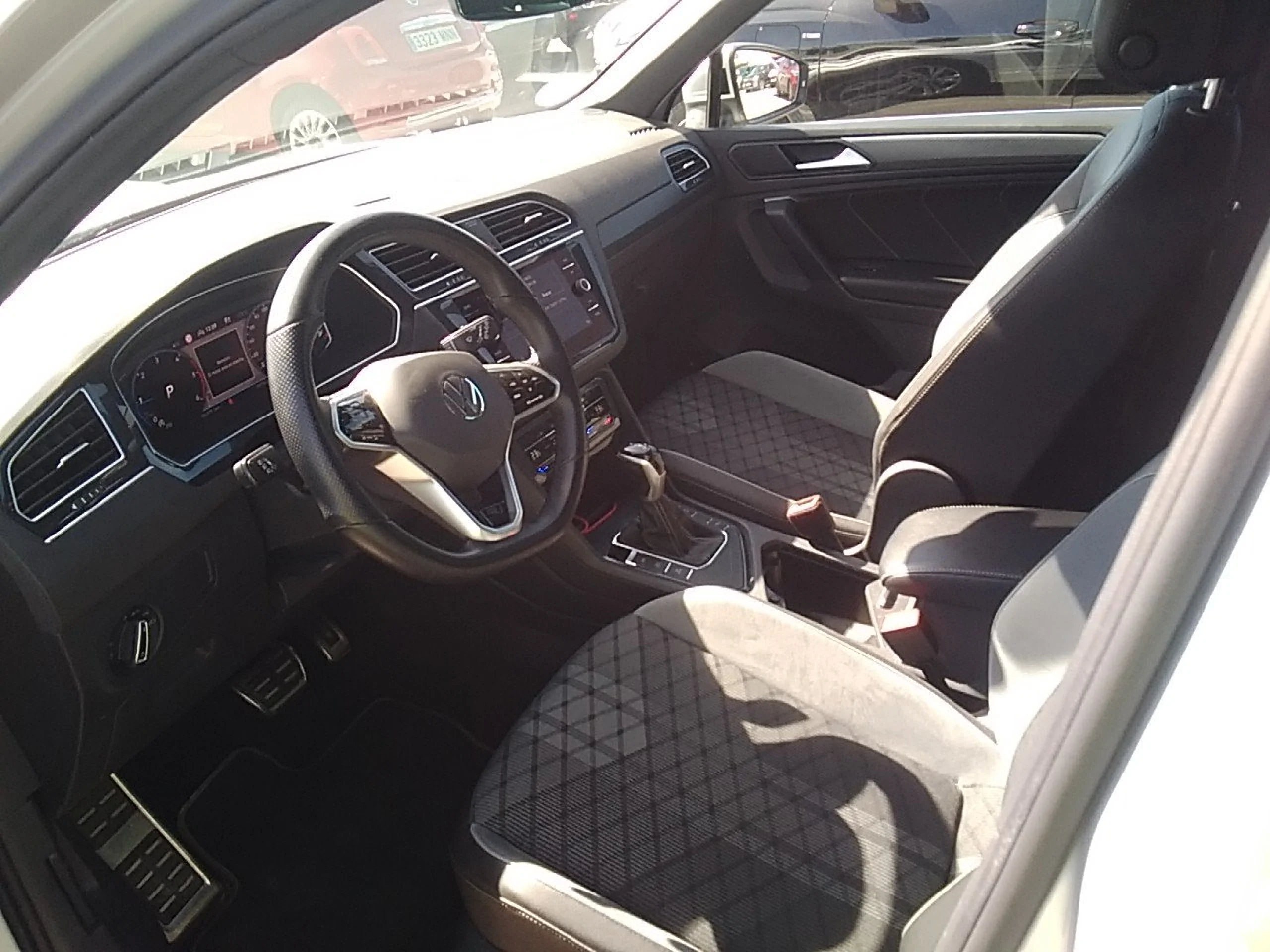 Volkswagen Tiguan R-Line 2.0 TDI 110kW (150CV) DSG - Foto 7