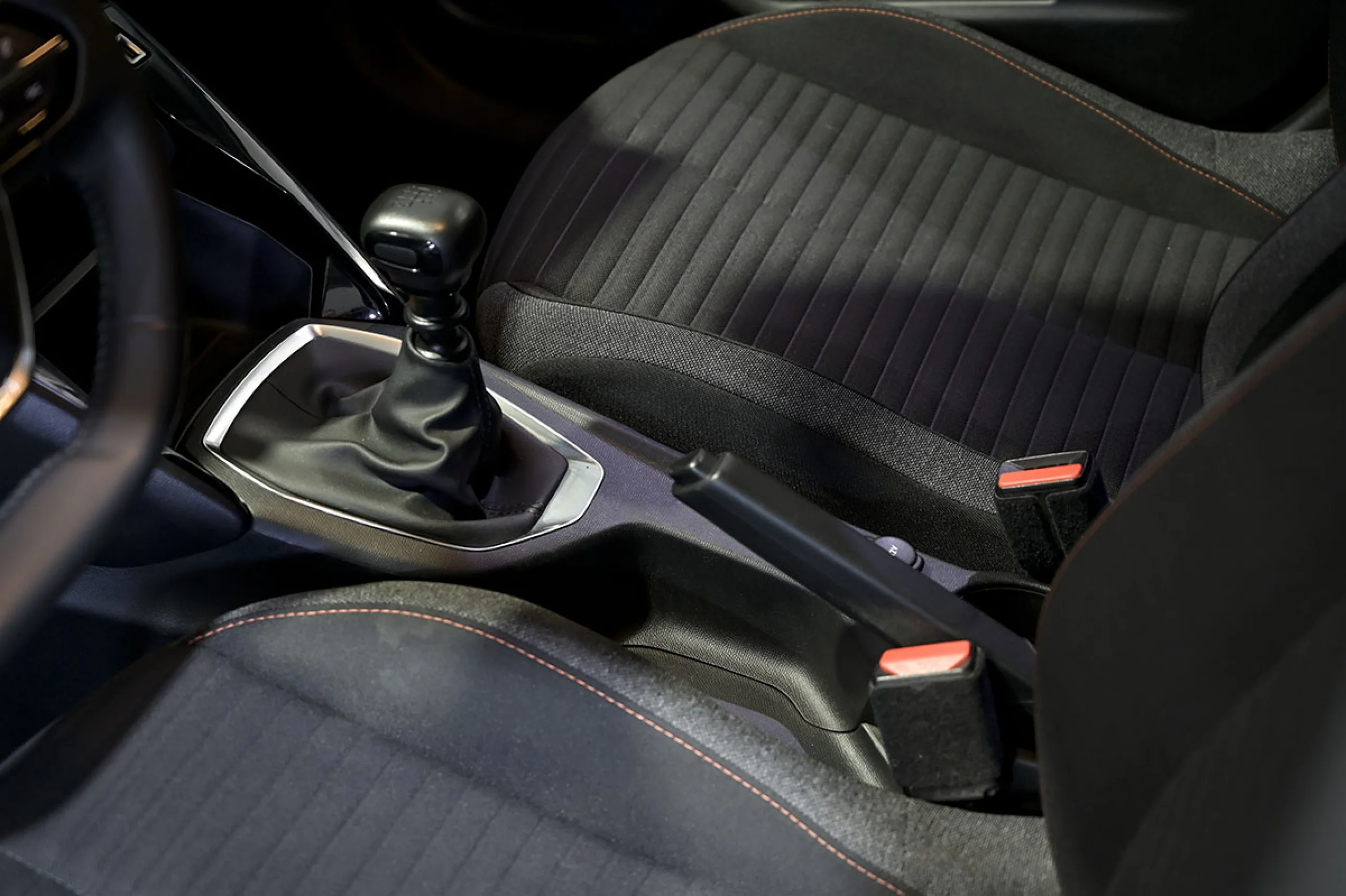 Peugeot 2008 Active BlueHDI 81kW 110CV - Foto 31