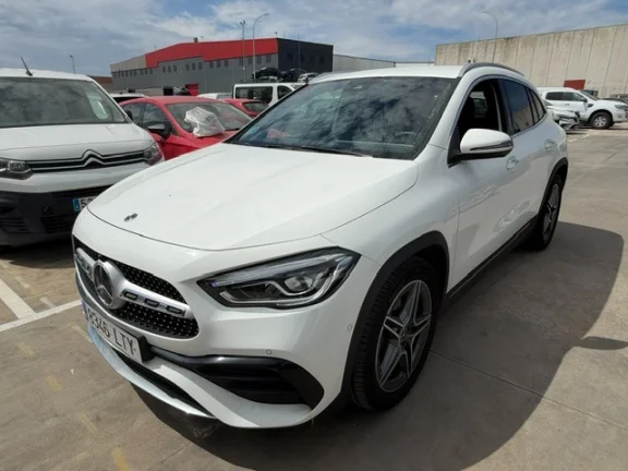 Mercedes-Benz GLA 200 MERCEDES GLA  200 D