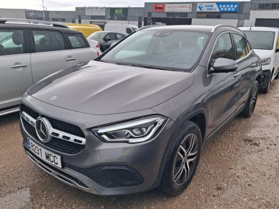 Mercedes-Benz GLA 220 MERCEDES GLA  220 D 4MATIC