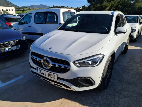 Mercedes-Benz GLA 220 MERCEDES GLA  220 D 4MATIC