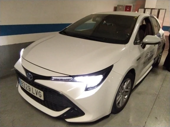Toyota Corolla 1.8 125H ACTIVE TECH E-CVT