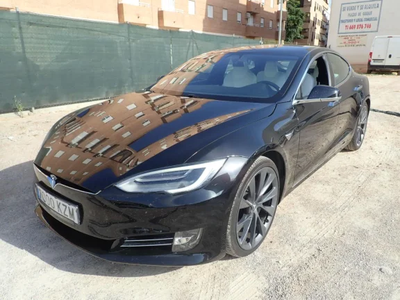 TESLA Model S Performance 4WD