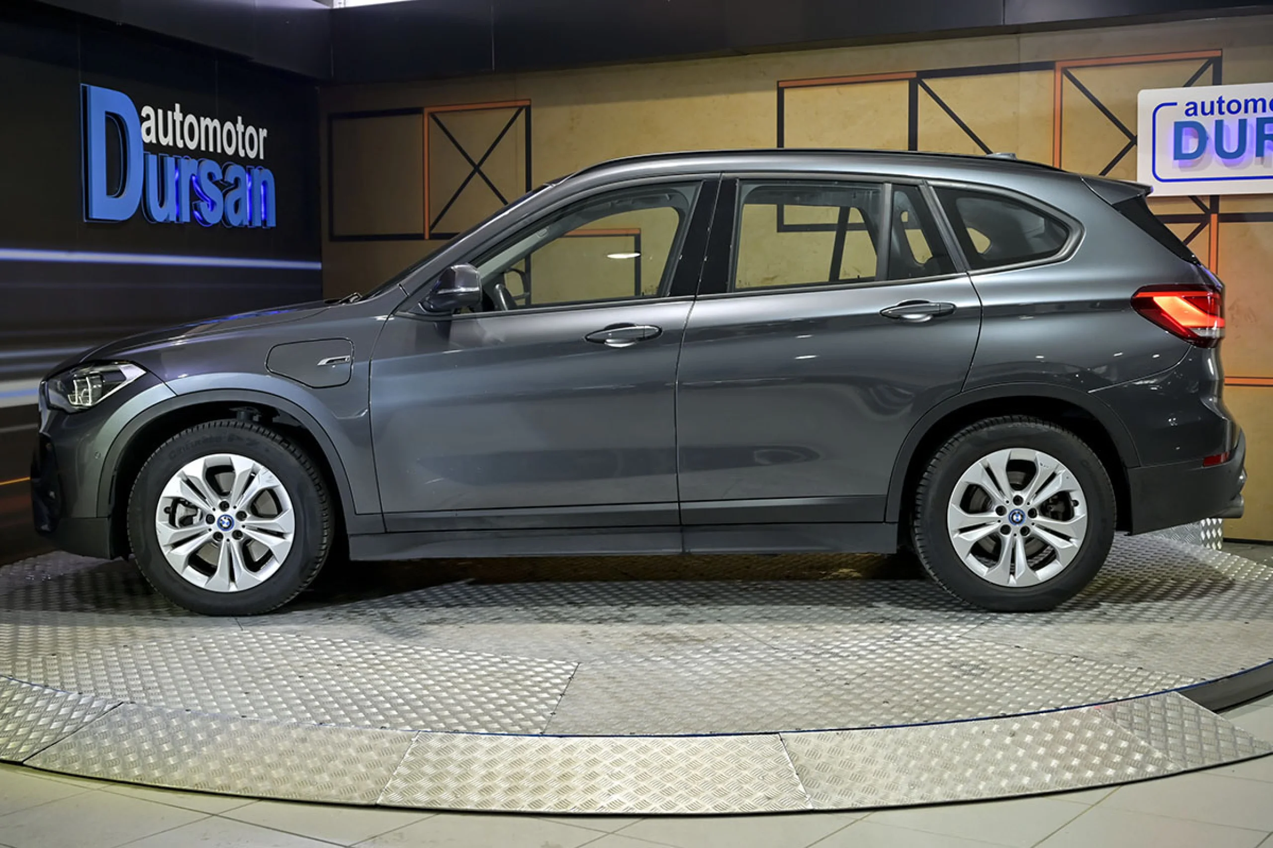 BMW X1 xDrive25e - Foto 18