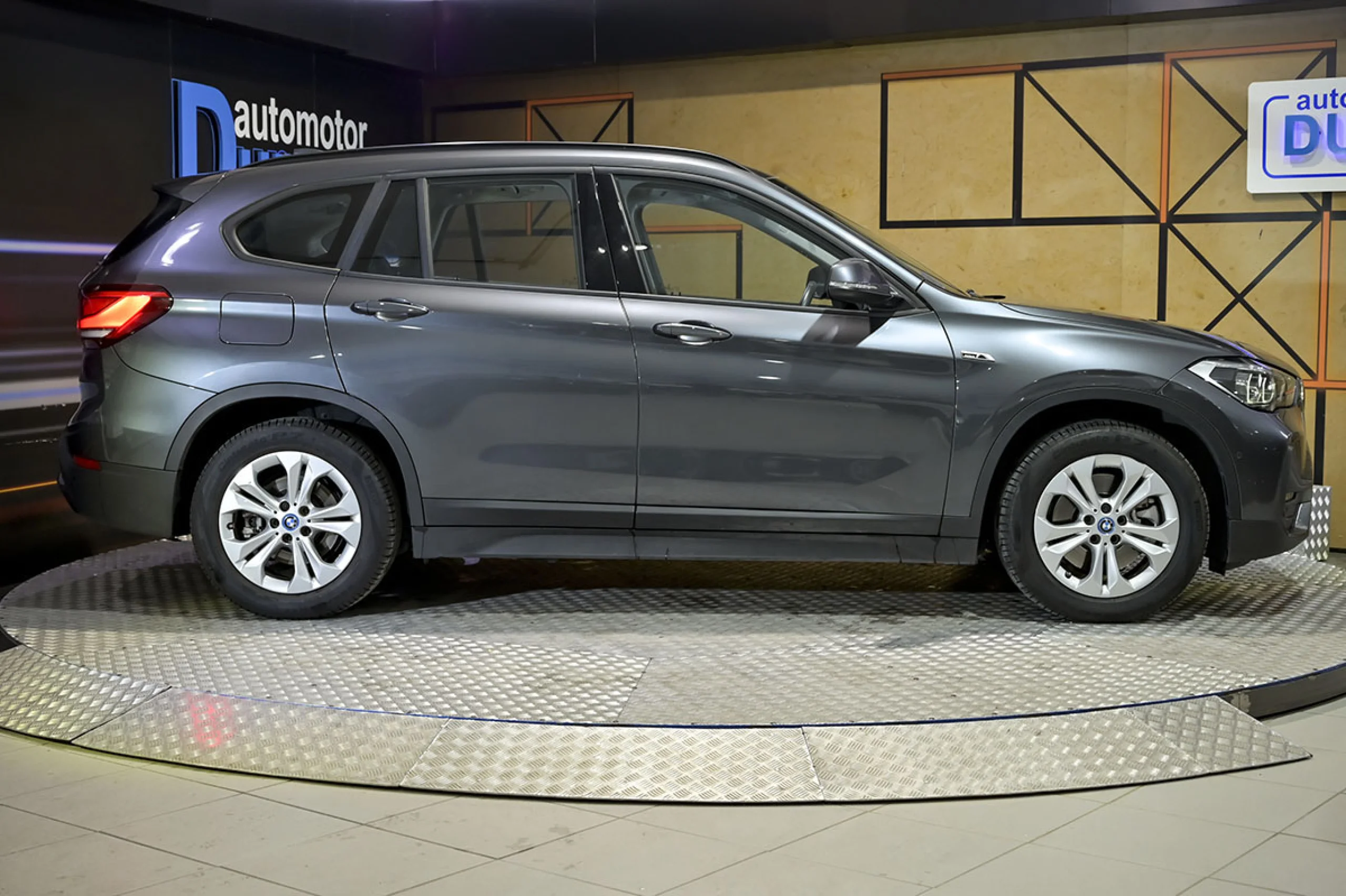 BMW X1 xDrive25e - Foto 19