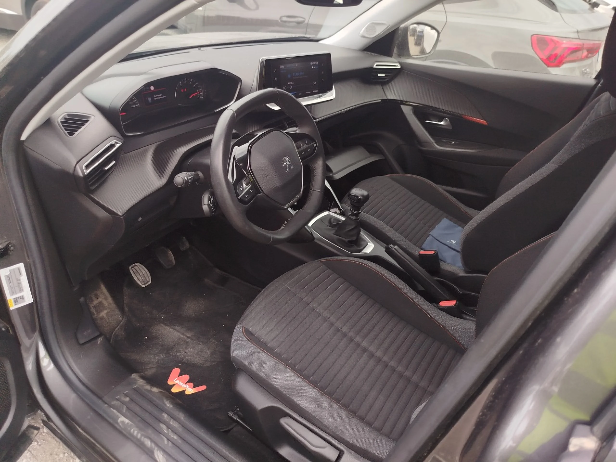 Peugeot 2008 Active Pack BlueHDI 81kW (110CV) - Foto 7