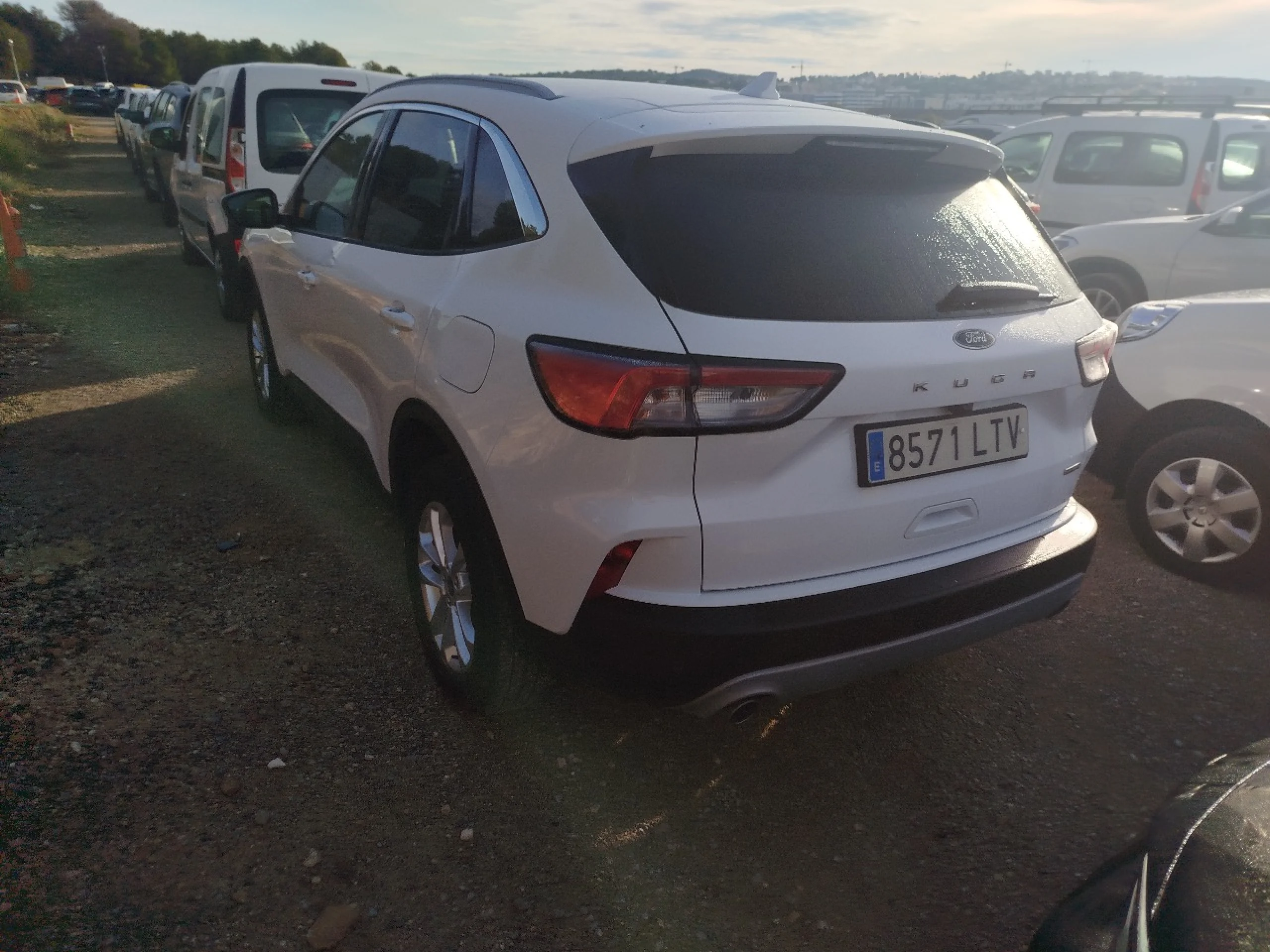 Ford Kuga Titanium 2.5 Duratec FHEV 140kW Auto - Foto 6