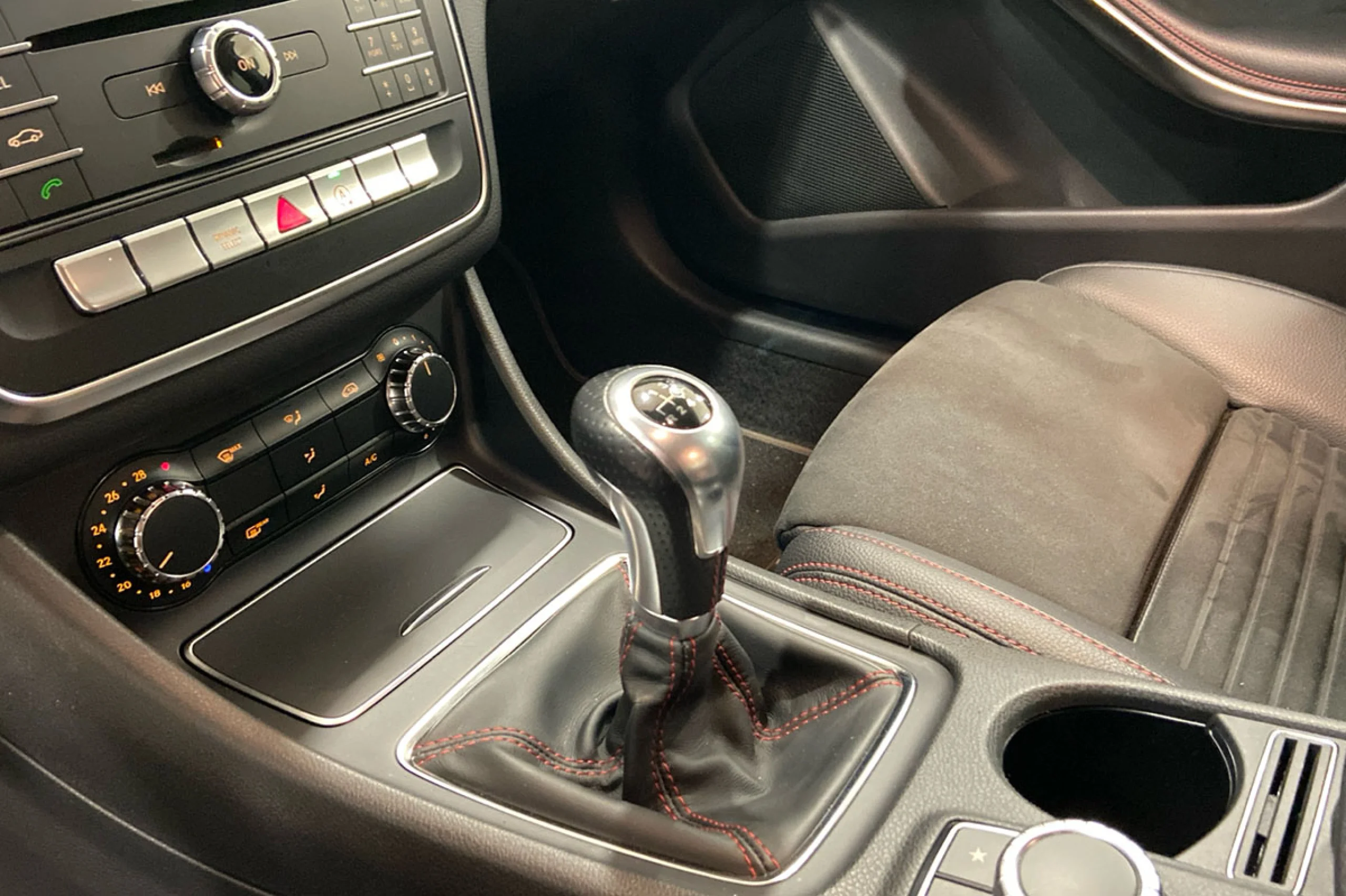 Mercedes-Benz CLA 200 MERCEDES-BENZ Clase CLA CLA 200 - Foto 23