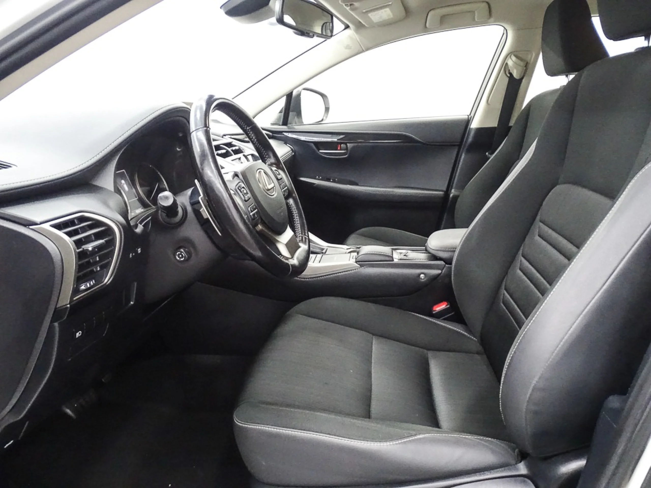 Lexus NX 300h NX 2.5 300h Business 2WD - Foto 9