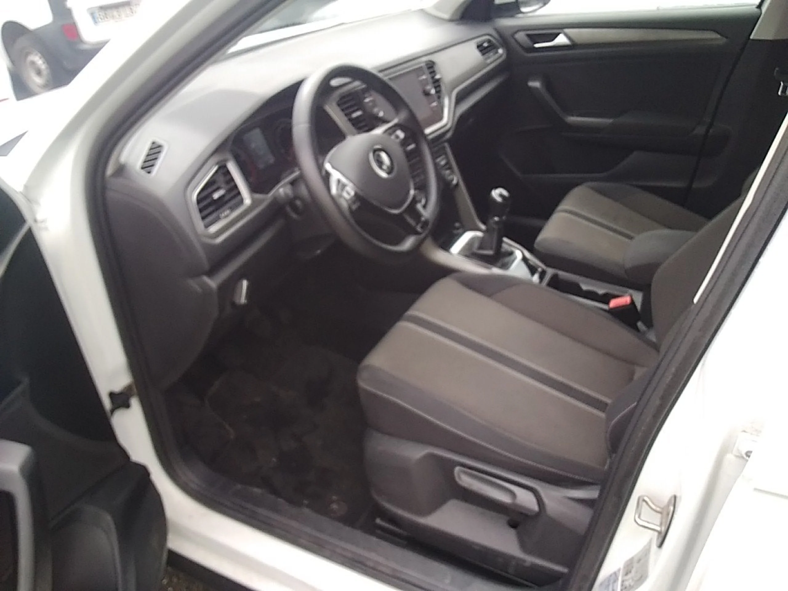 Volkswagen T-Roc (O) Advance R-Line 1.0 TSI 81kW (110CV) - Foto 7