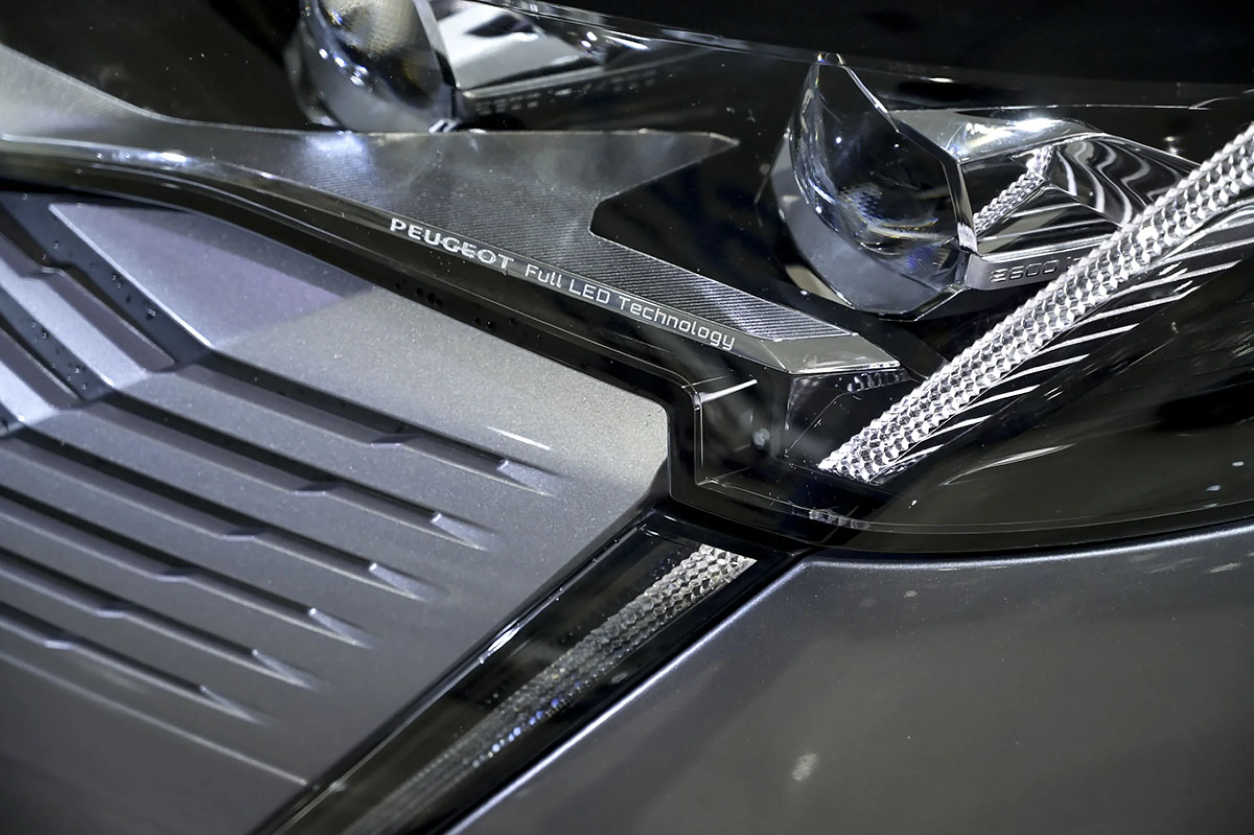 Peugeot 3008 1.5 BlueHDi 96kW SS GT EAT8 - Foto 21