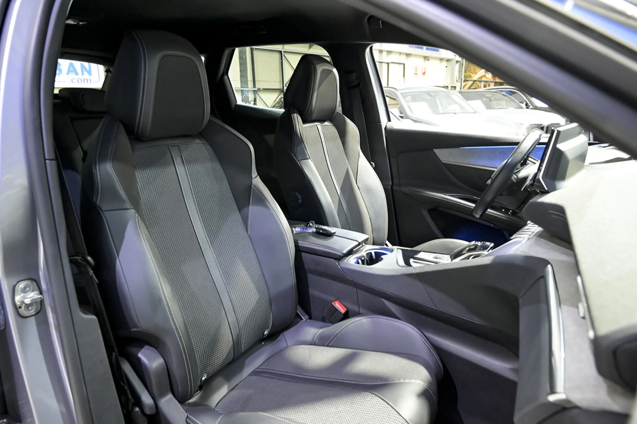 Peugeot 3008 1.5 BlueHDi 96kW SS GT EAT8 - Foto 36