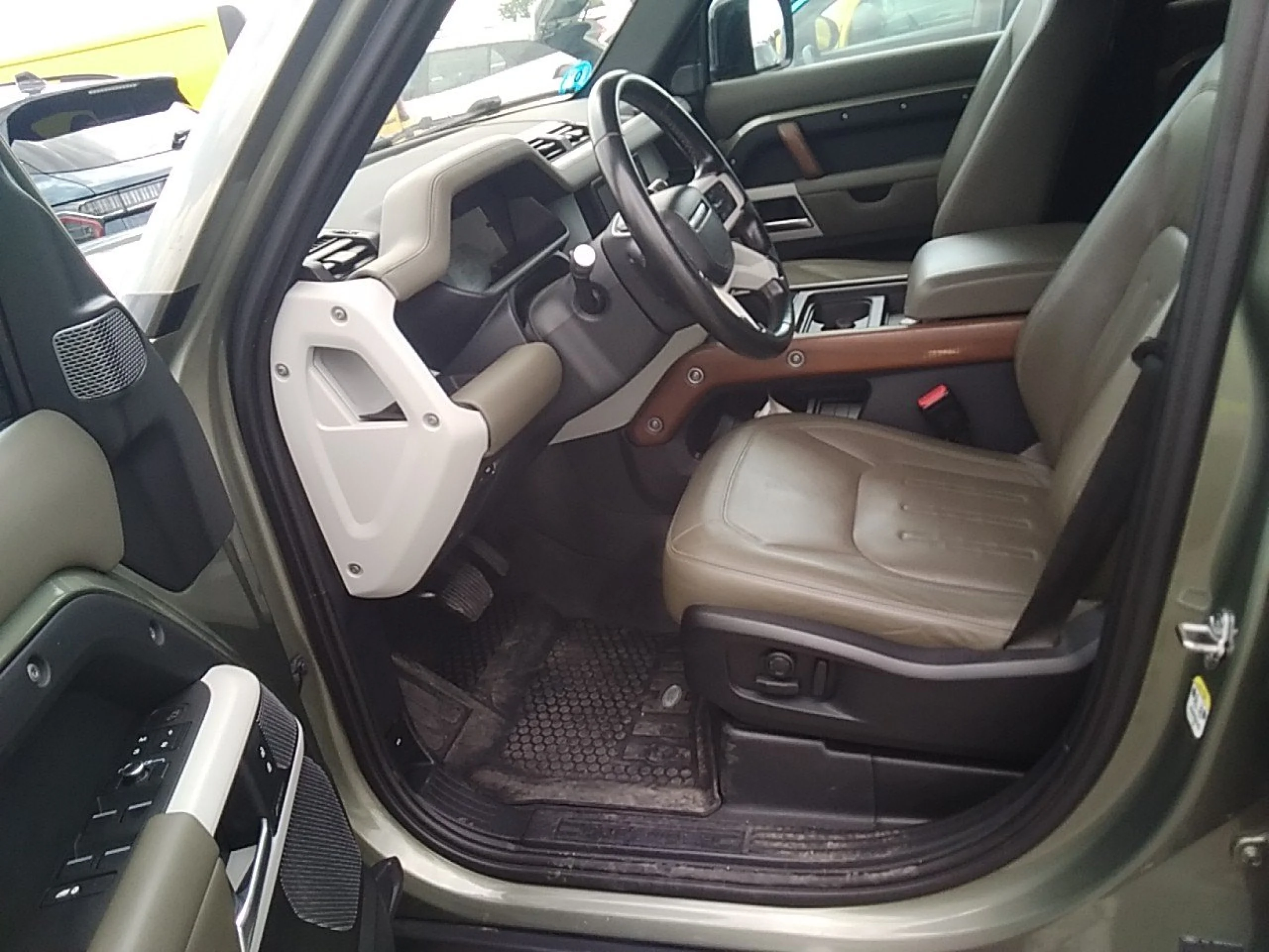 Land Rover Defender 2.0 P404E HSE 110 Auto 4WD PHEV - Foto 7