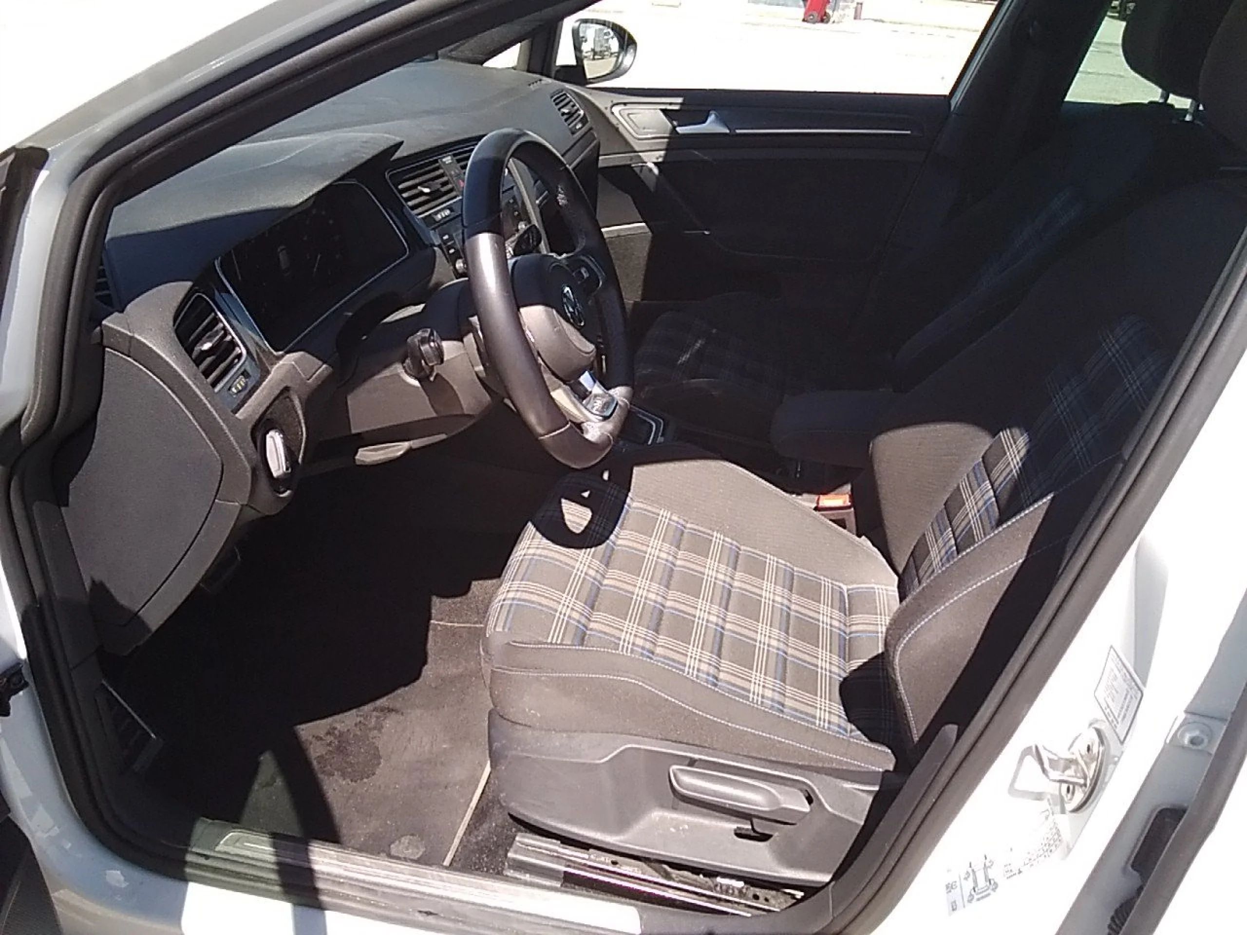 Volkswagen Golf (O) GTE 1.4 TSI e-Power 150kW (204CV) DSG - Foto 7