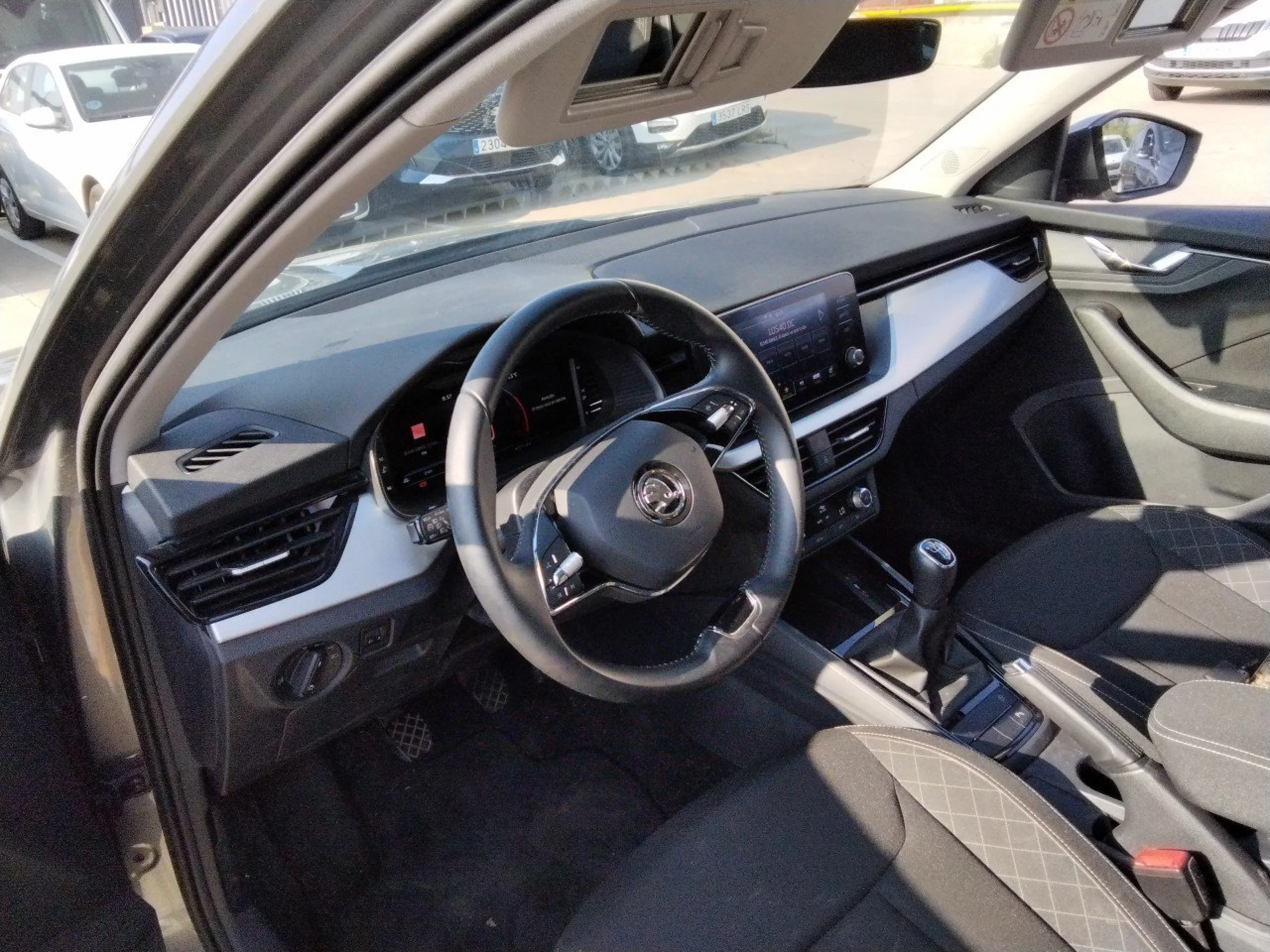 Skoda Kamiq 1.0 TSI 81kW (110CV) Emotion - Foto 7