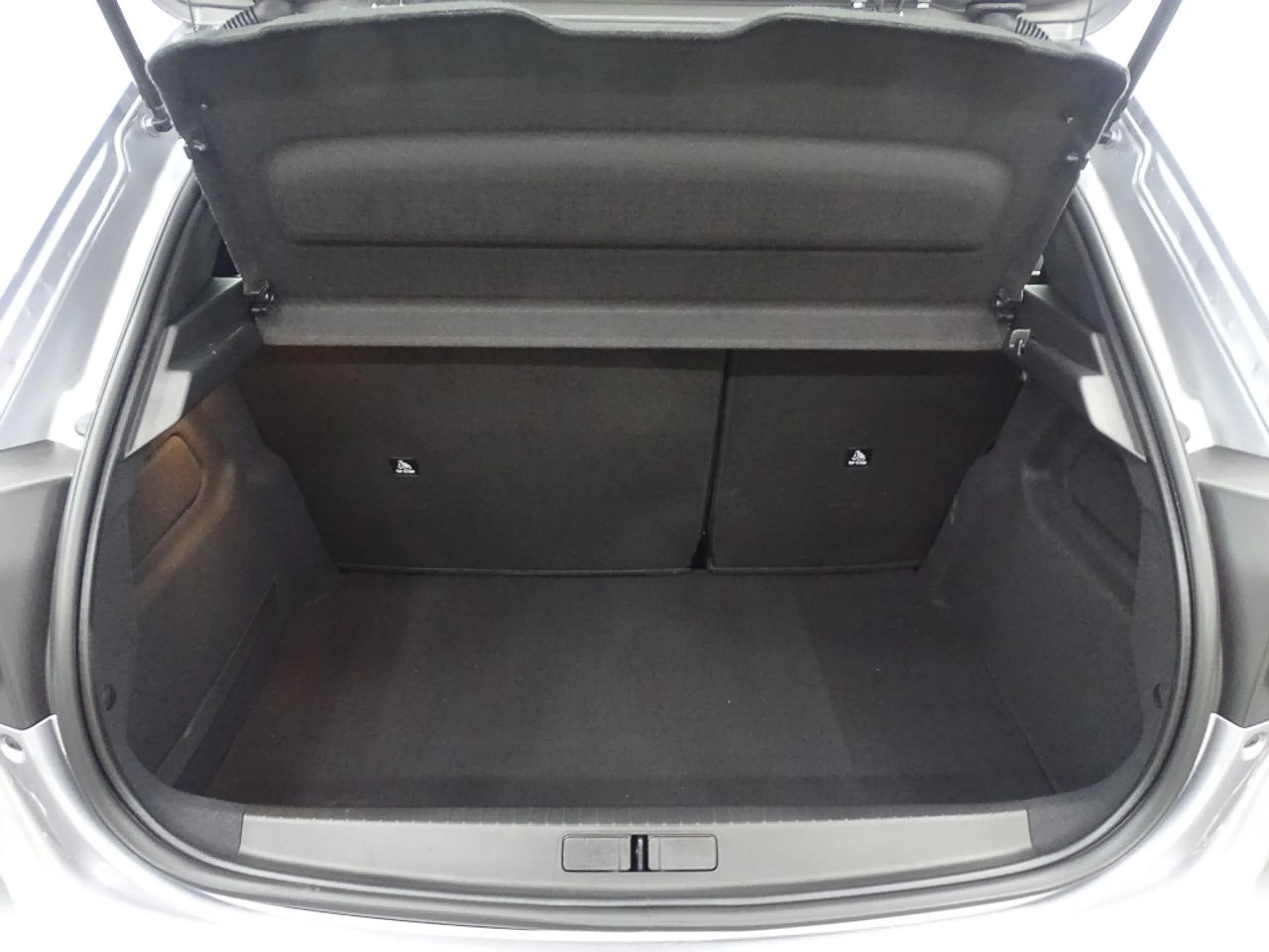 Peugeot 208 e-208 Electrico Active - Foto 11