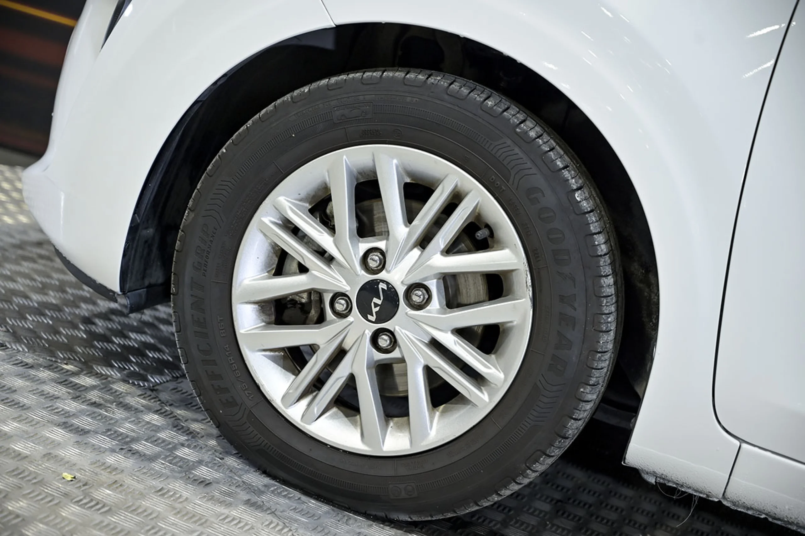 Kia Picanto 1.0 DPi 49kW 67CV Concept Pack Comfort - Foto 14