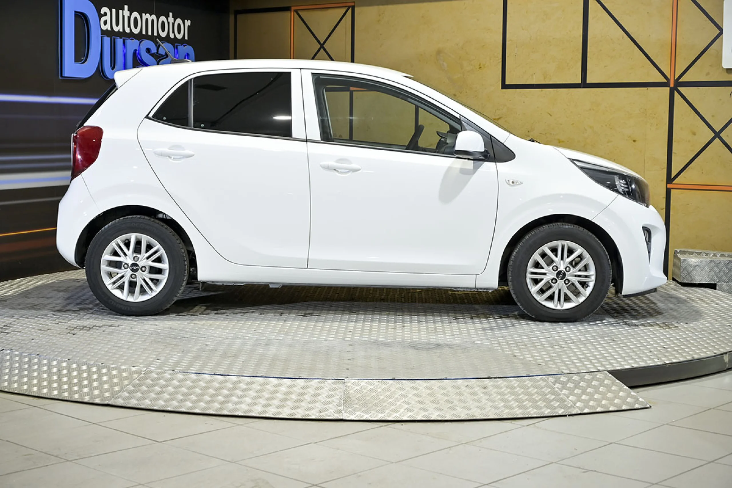 Kia Picanto 1.0 DPi 49kW 67CV Concept Pack Comfort - Foto 20