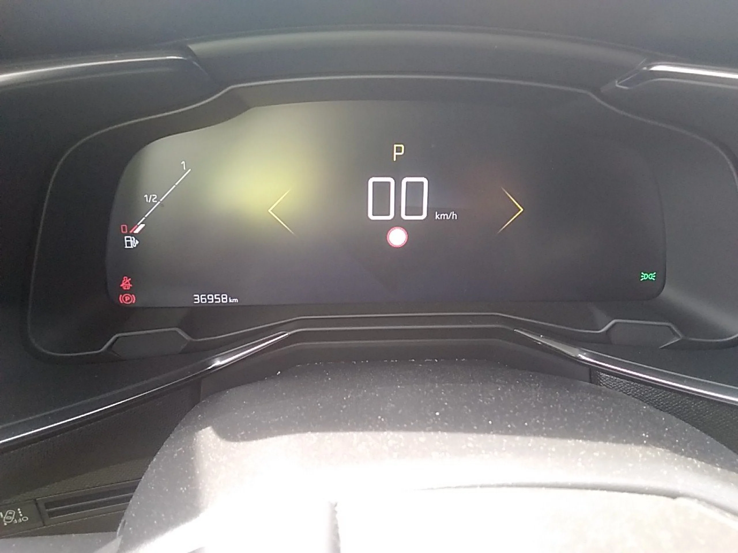 DS DS7 Crossback DS 7 CROSSBACK BlueHDi DE 96kW (130CV) Auto.BE CHIC - Foto 8