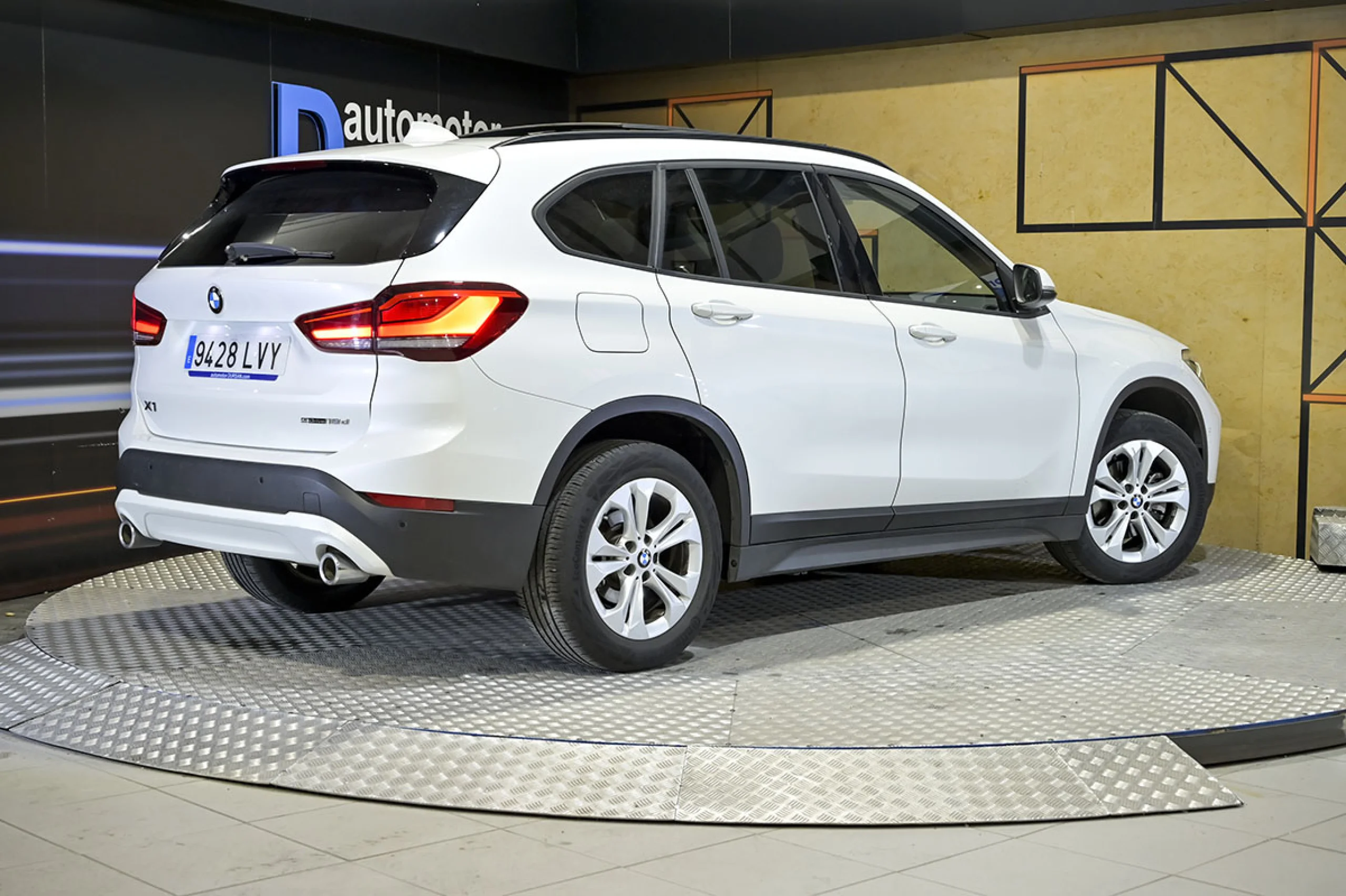 BMW X1 sDrive18dA Corporate - Foto 5