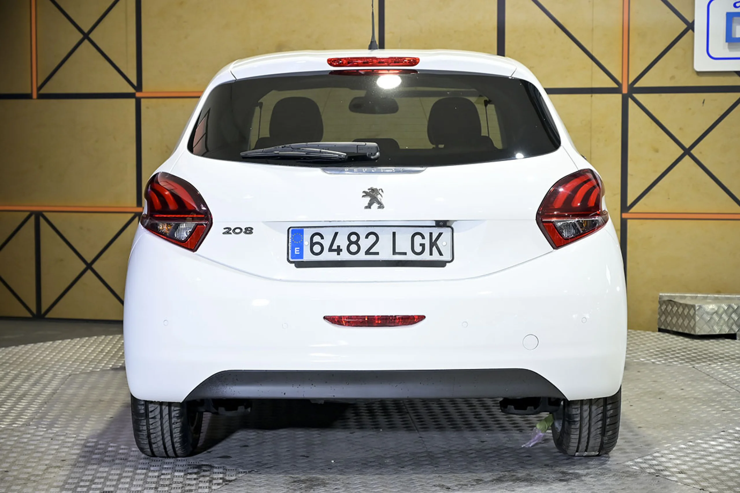 Peugeot 208 5P Signature BlueHDi 73KW 100CV - Foto 11