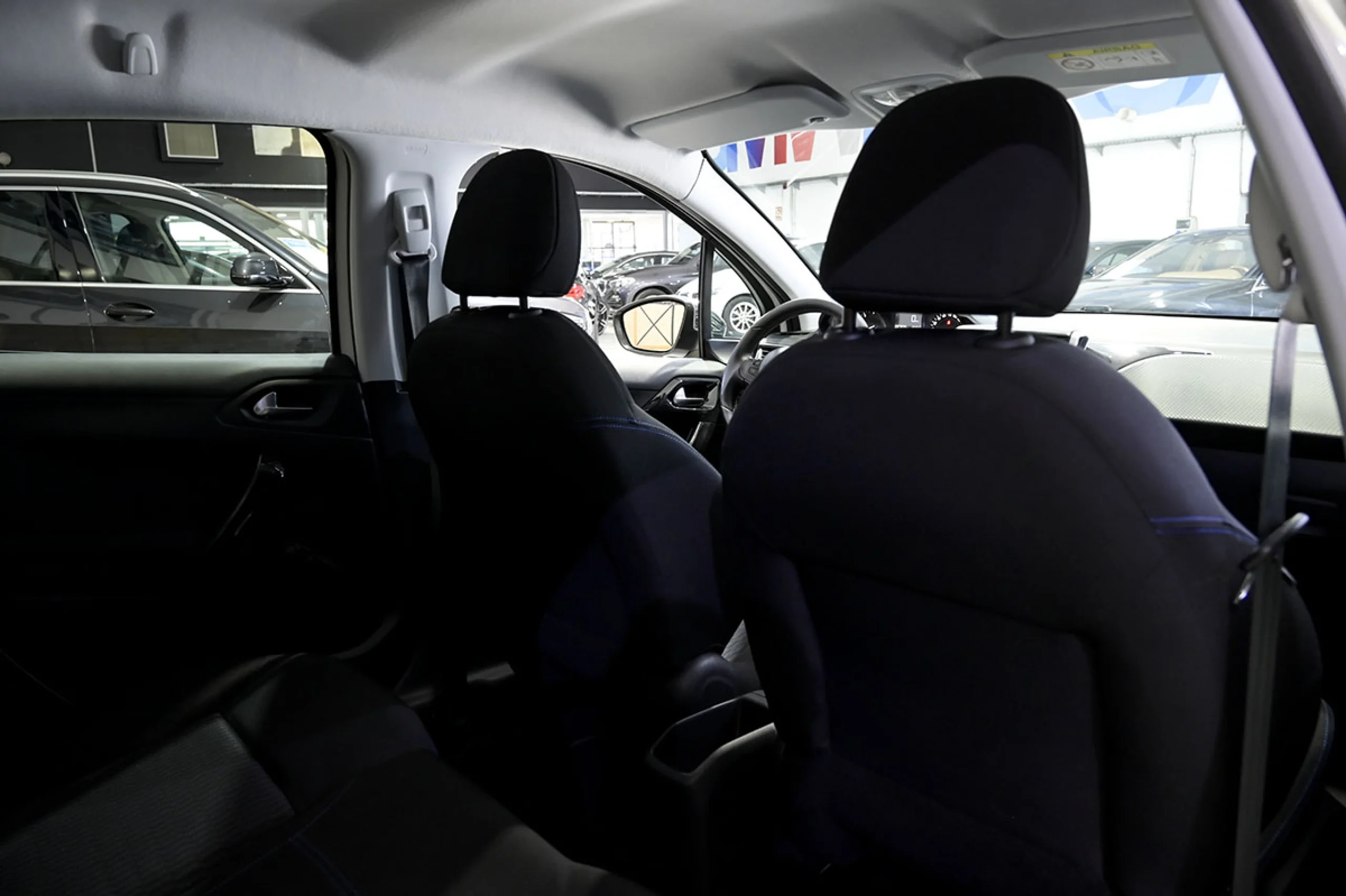 Peugeot 208 5P Signature BlueHDi 73KW 100CV - Foto 14