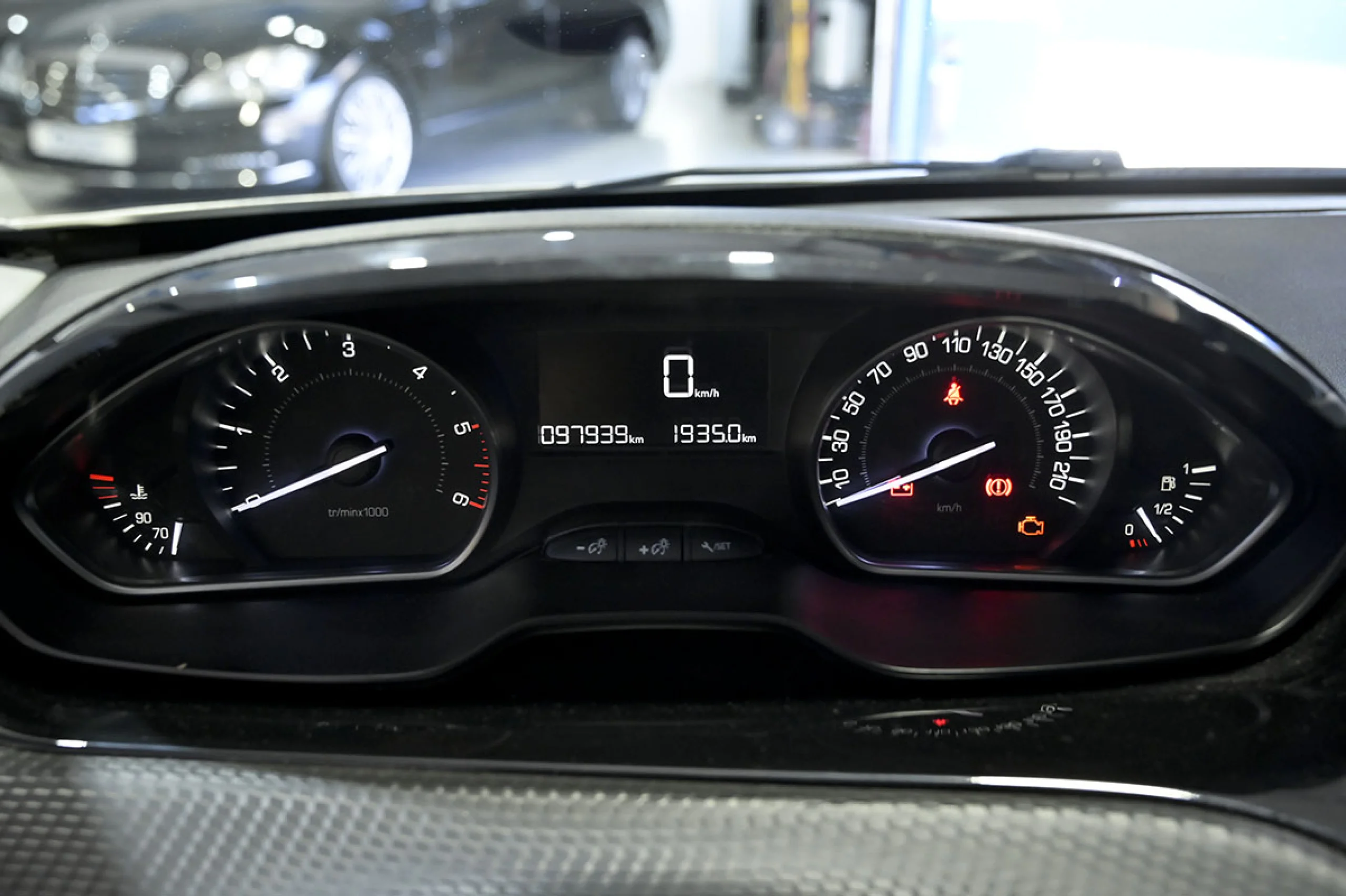 Peugeot 208 5P Signature BlueHDi 73KW 100CV - Foto 7