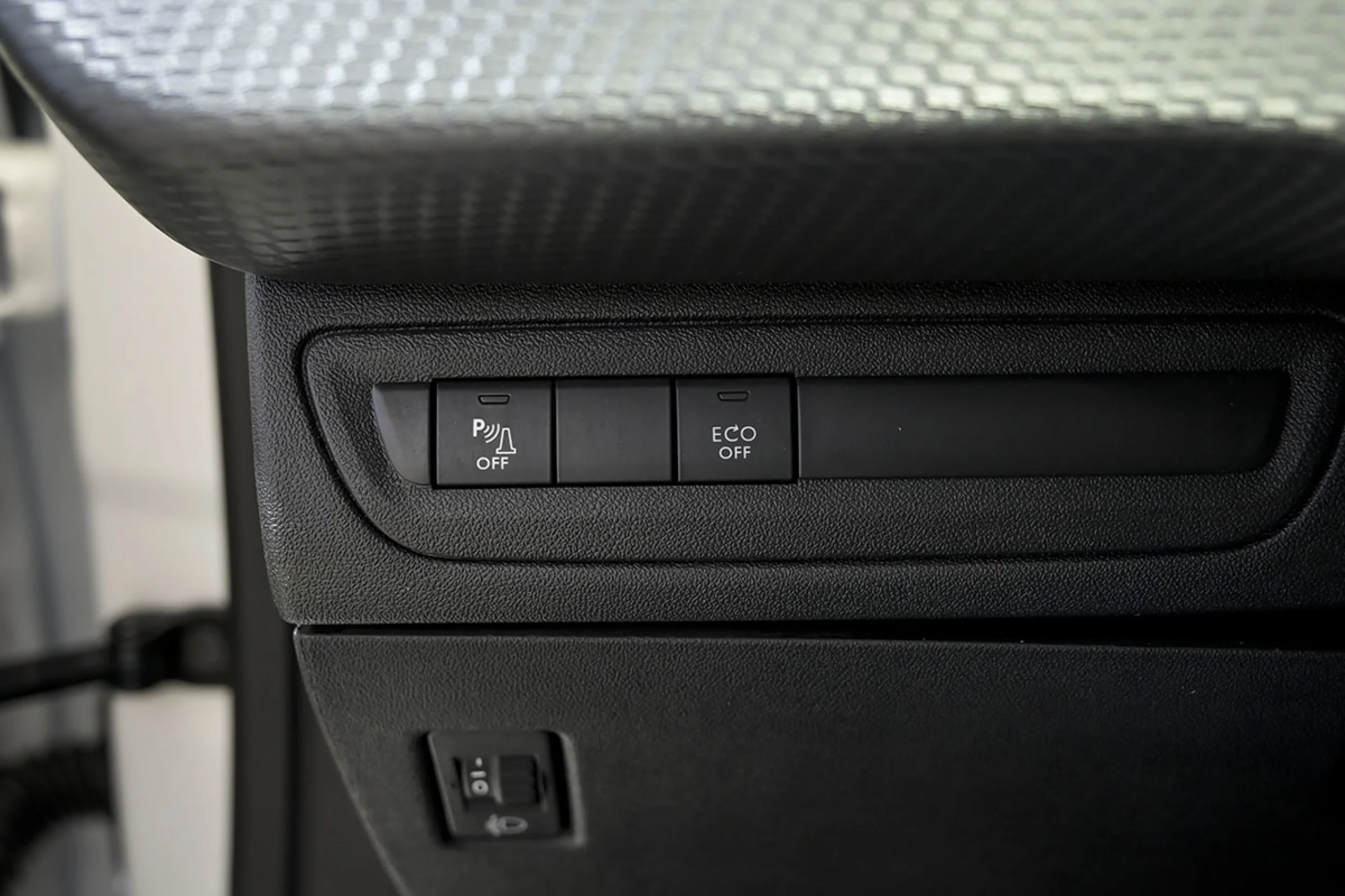 Peugeot 208 5P Signature BlueHDi 73KW 100CV - Foto 22