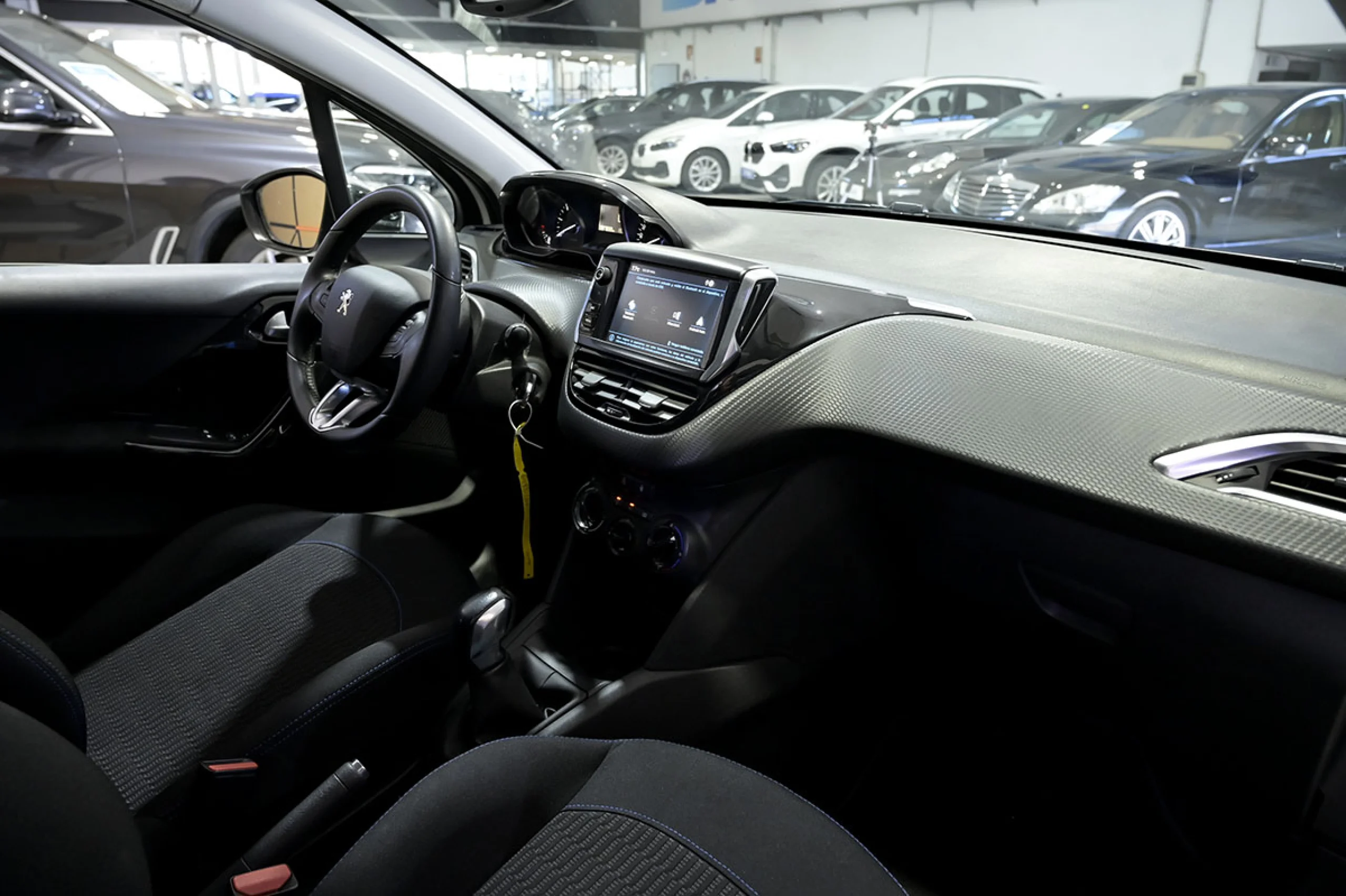 Peugeot 208 5P Signature BlueHDi 73KW 100CV - Foto 36