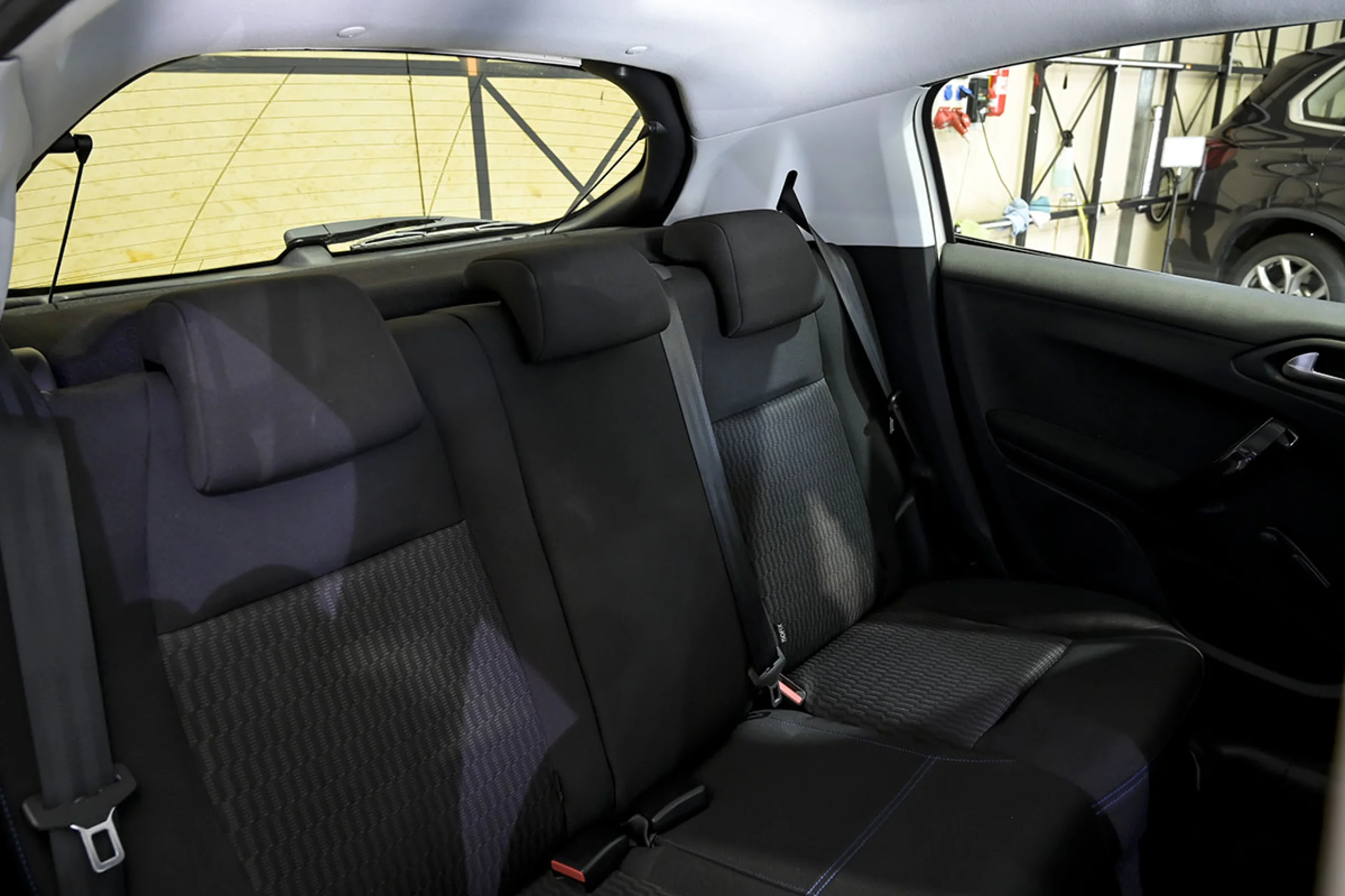 Peugeot 208 5P Signature BlueHDi 73KW 100CV - Foto 17