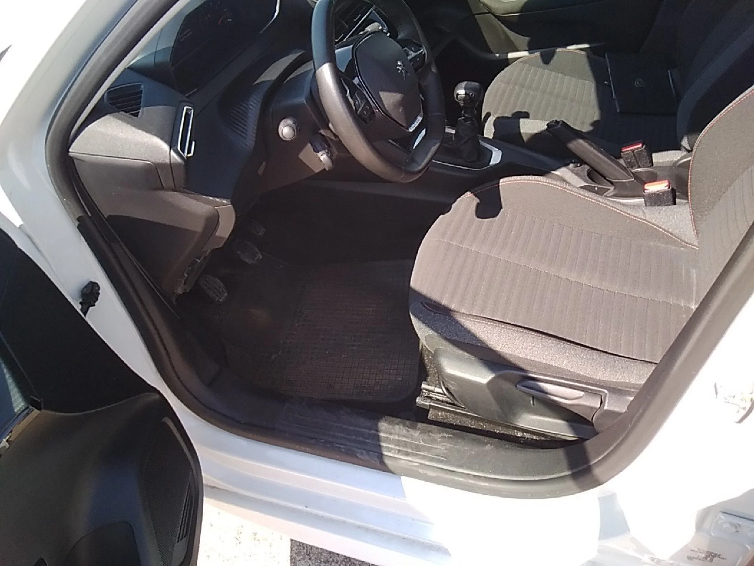 Peugeot 208 BlueHDi 73kW (100CV) Active Pack - Foto 7