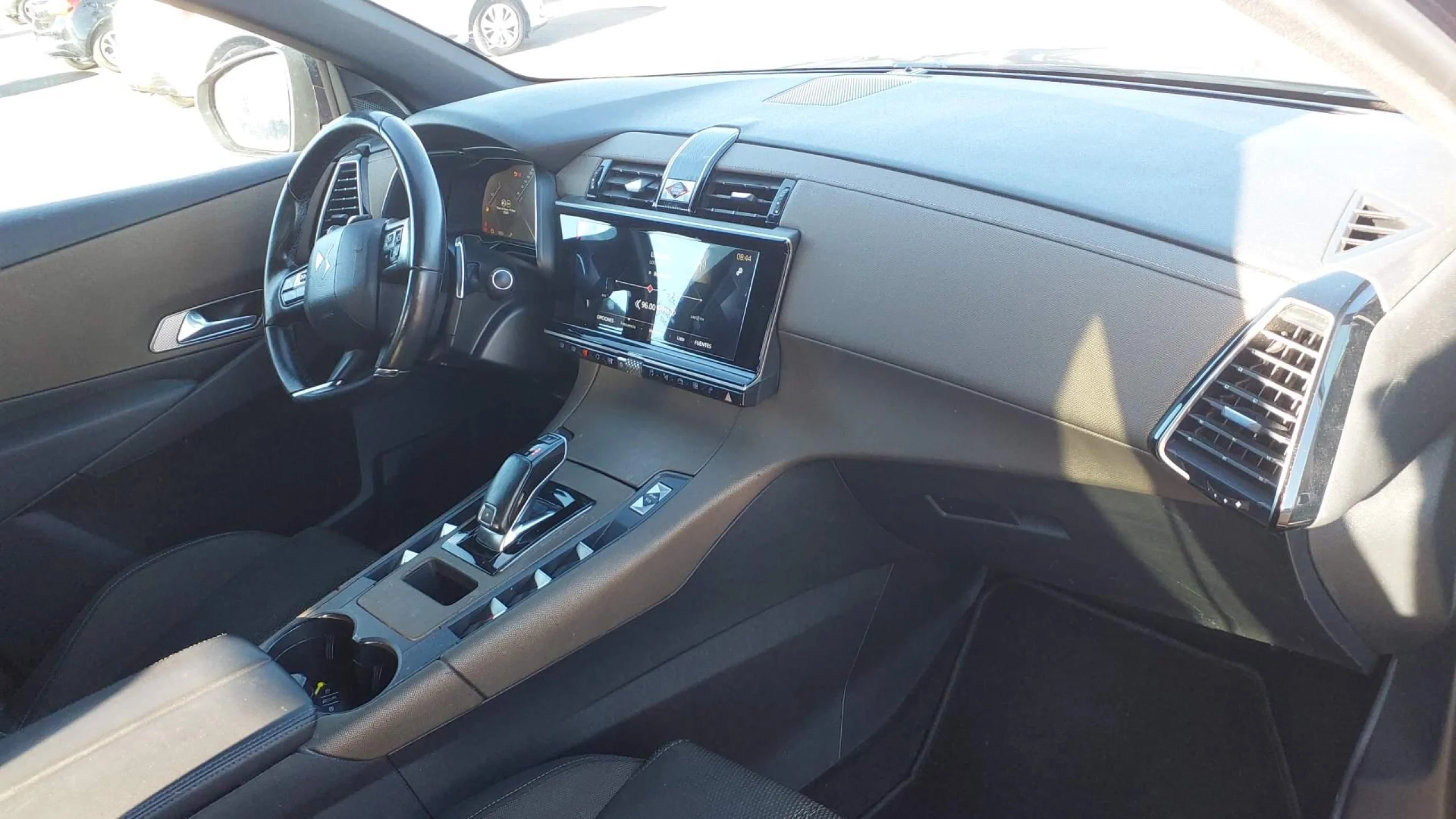 DS DS7 Crossback DS 7 CROSSBACK BlueHDi DE 96kW (130CV) AT Bastille + - Foto 5