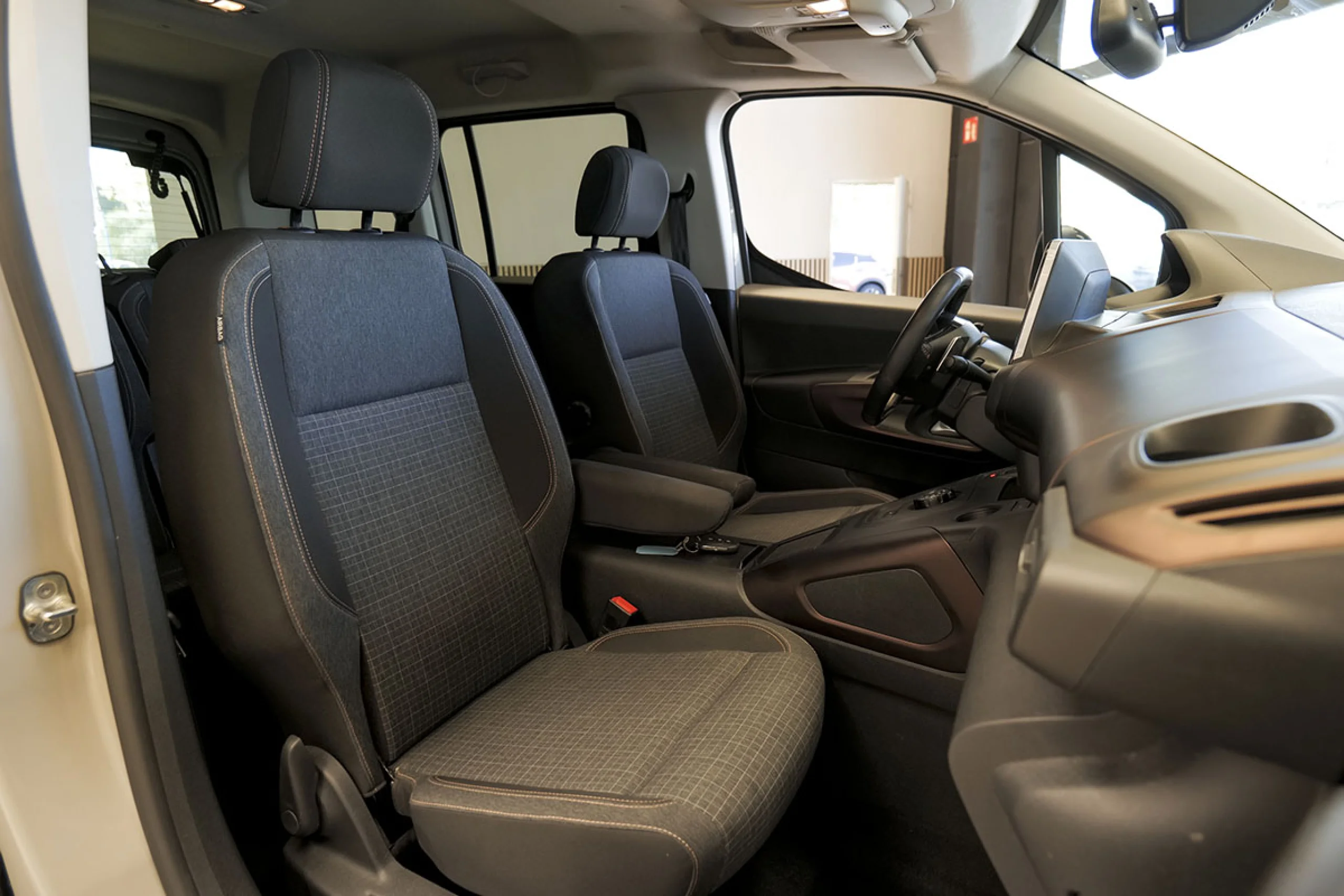 Peugeot Rifter GT Standard BlueHDi 96kW Auto - Foto 30